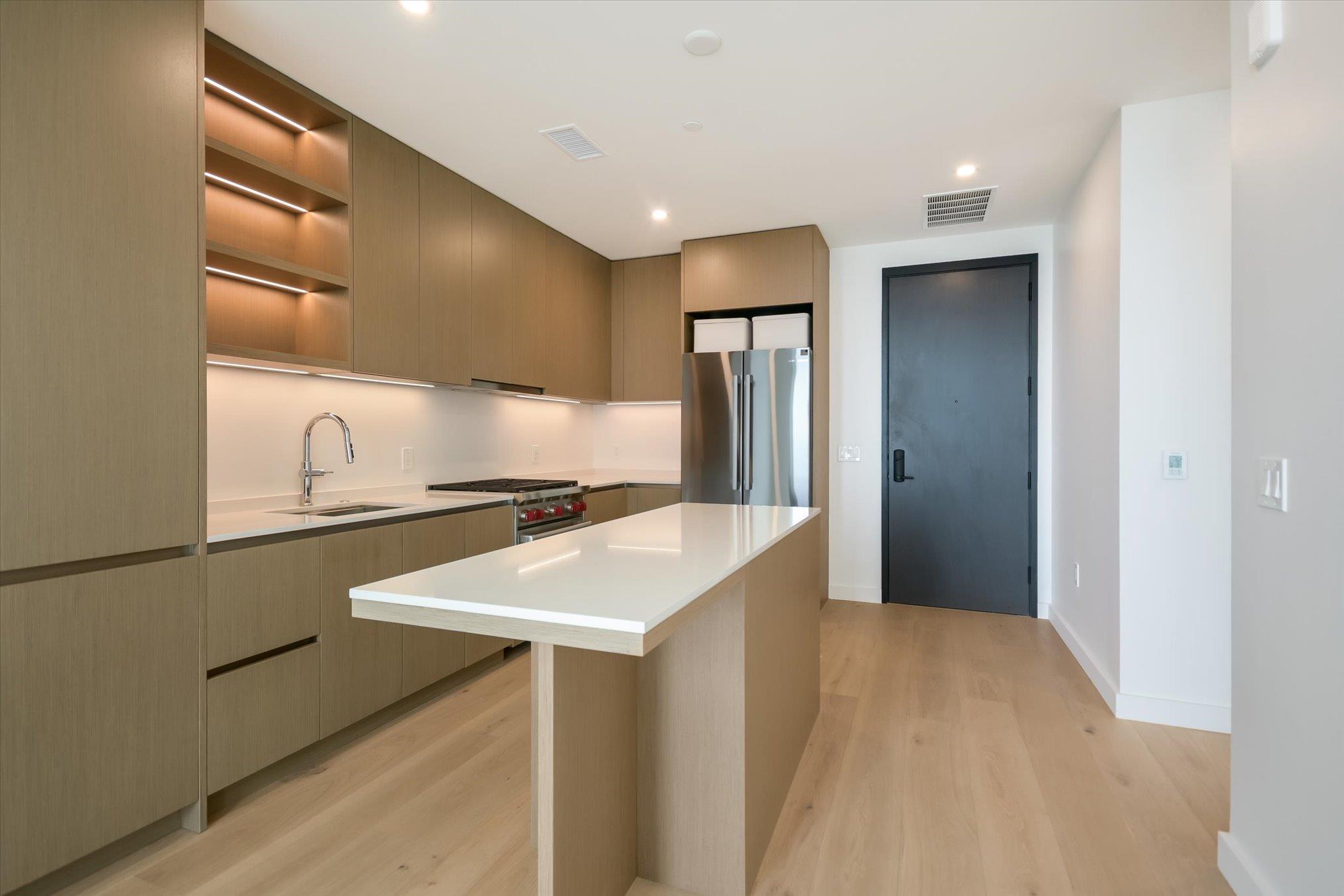 610 Davis St #2404 Property Photo 12