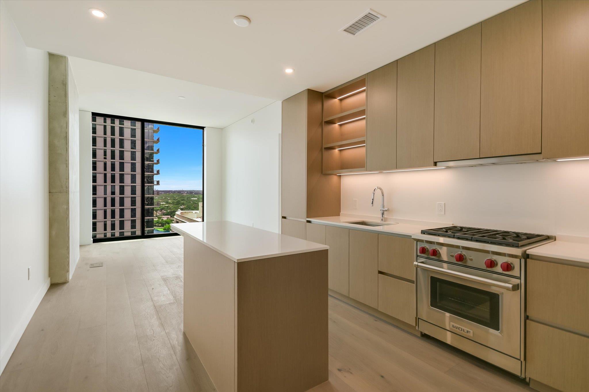 610 Davis St #2404 Property Photo 13
