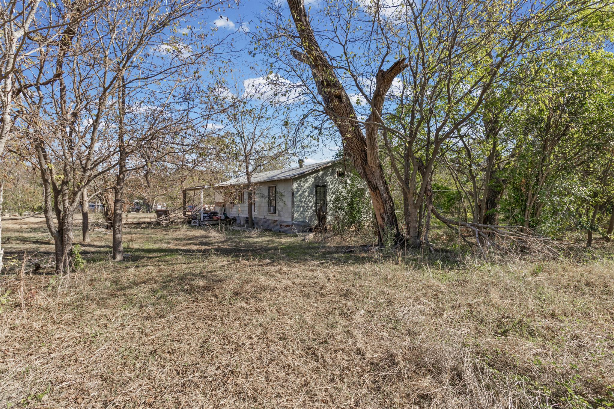 612 Ralph Ablanedo Dr Property Photo 16