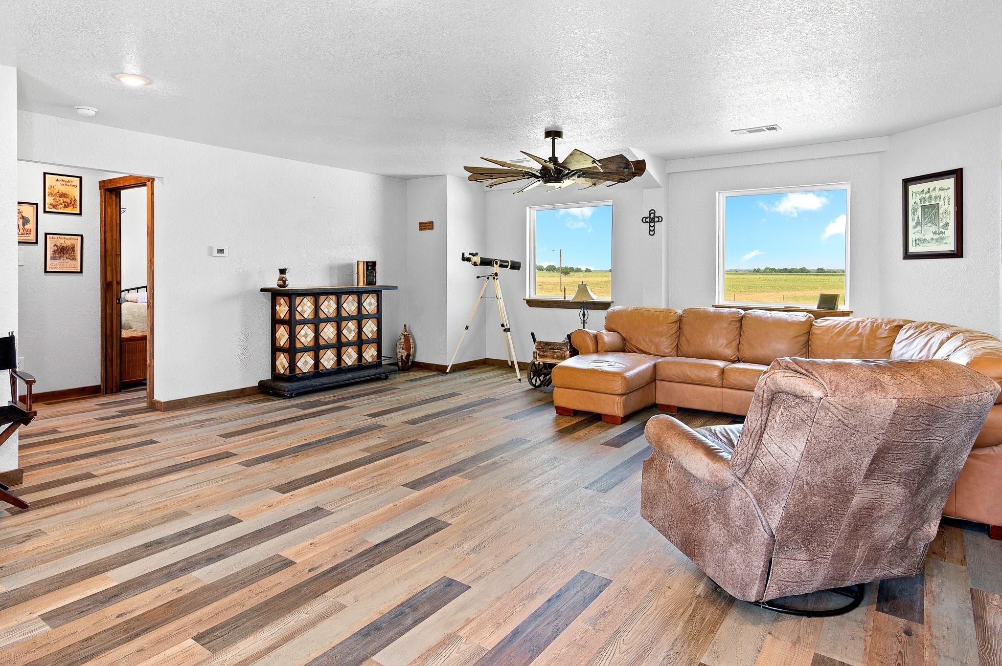 463 County Road 436 Property Photo 3