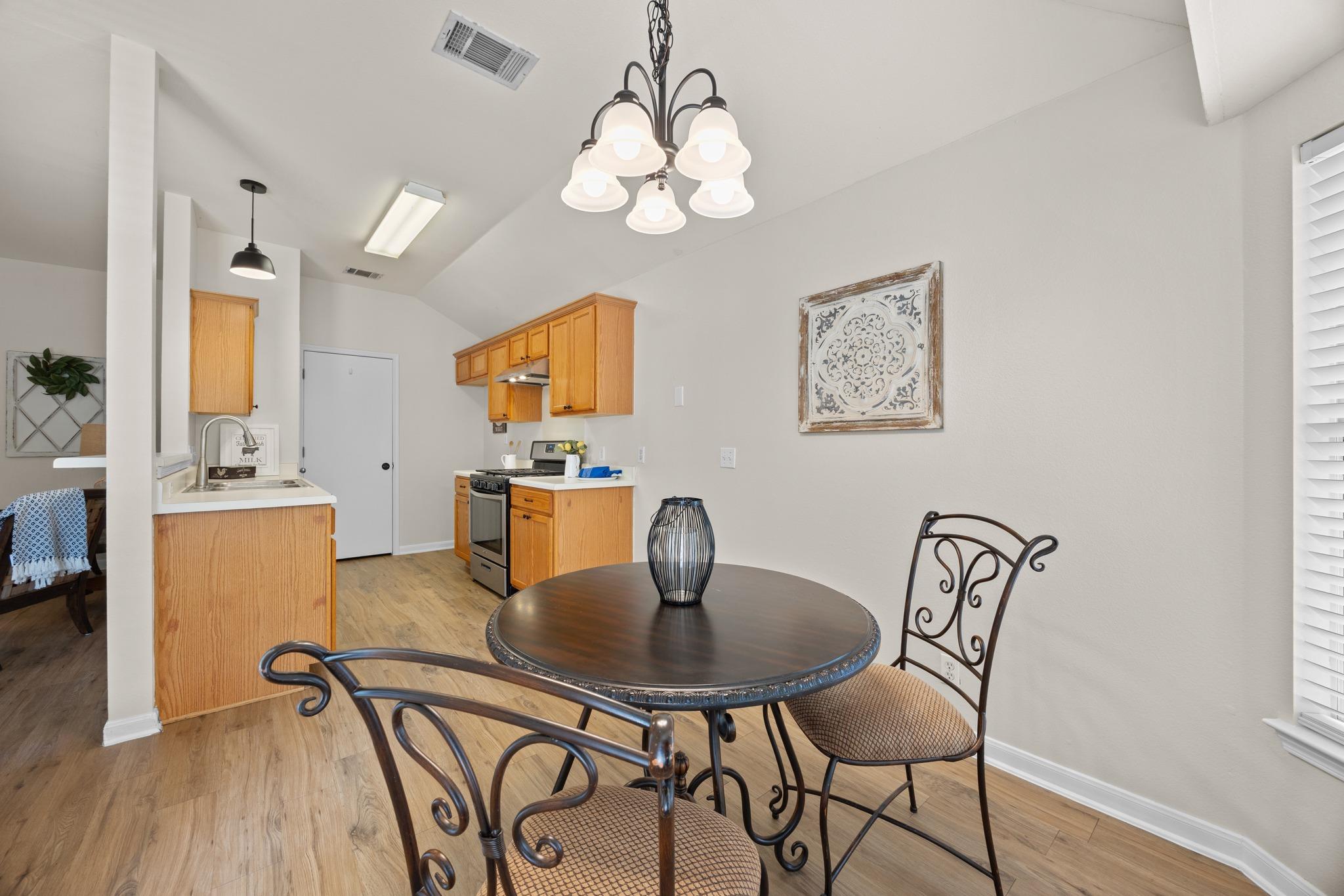 803 Sparkling Brook Ln Property Photo 12