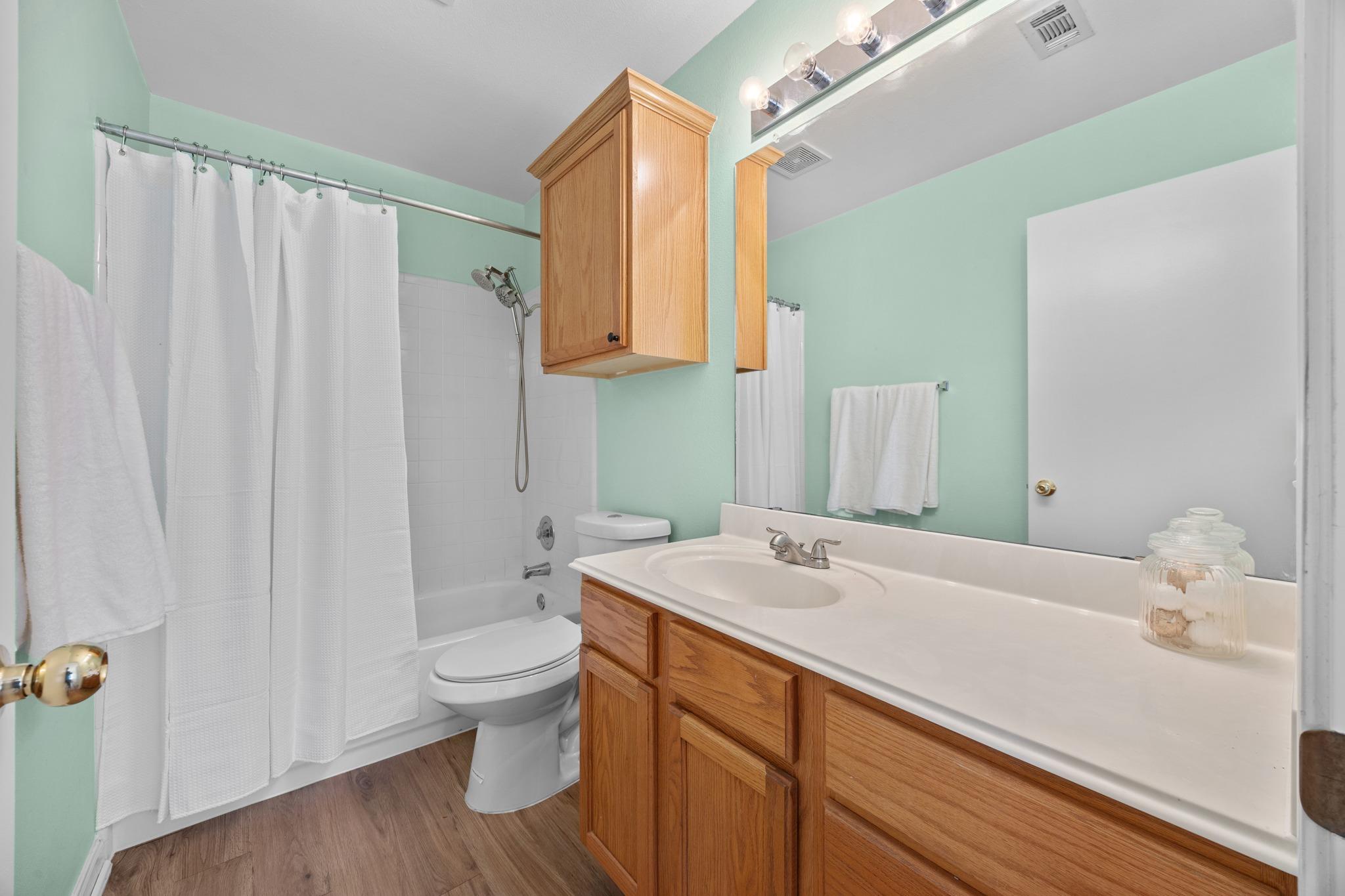 803 Sparkling Brook Ln Property Photo 17