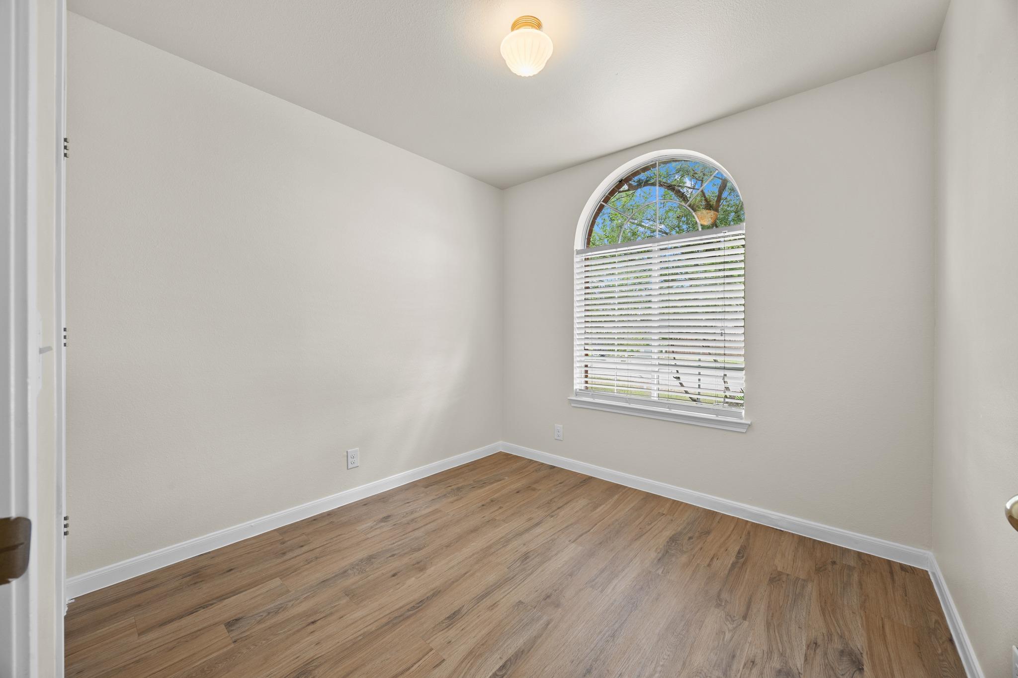 803 Sparkling Brook Ln Property Photo 19