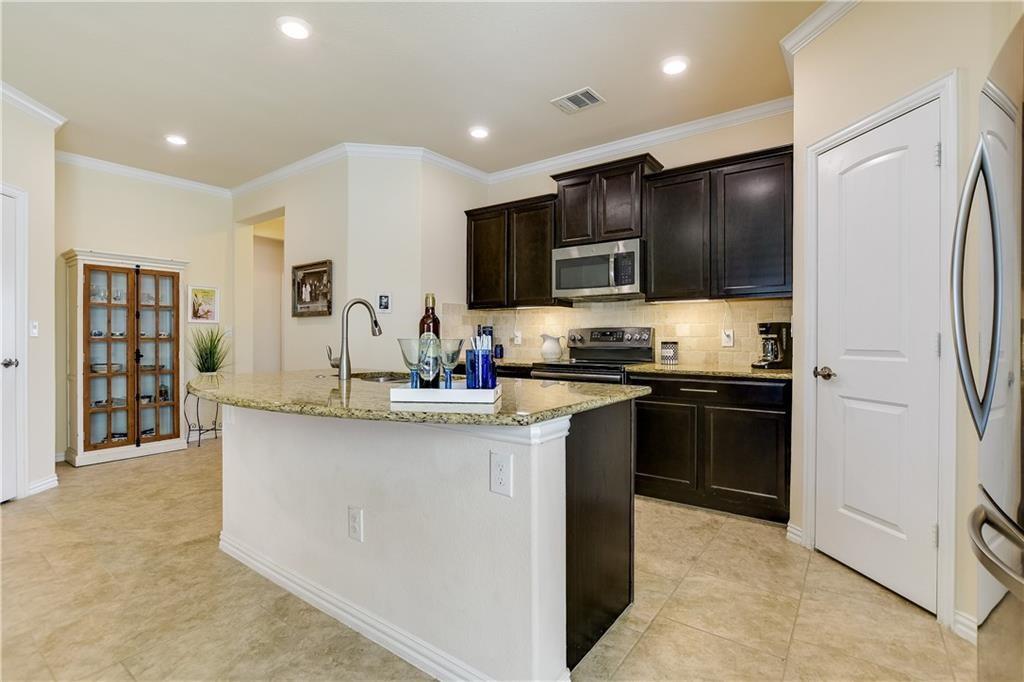 10504 Crescendo Ln Property Photo 4