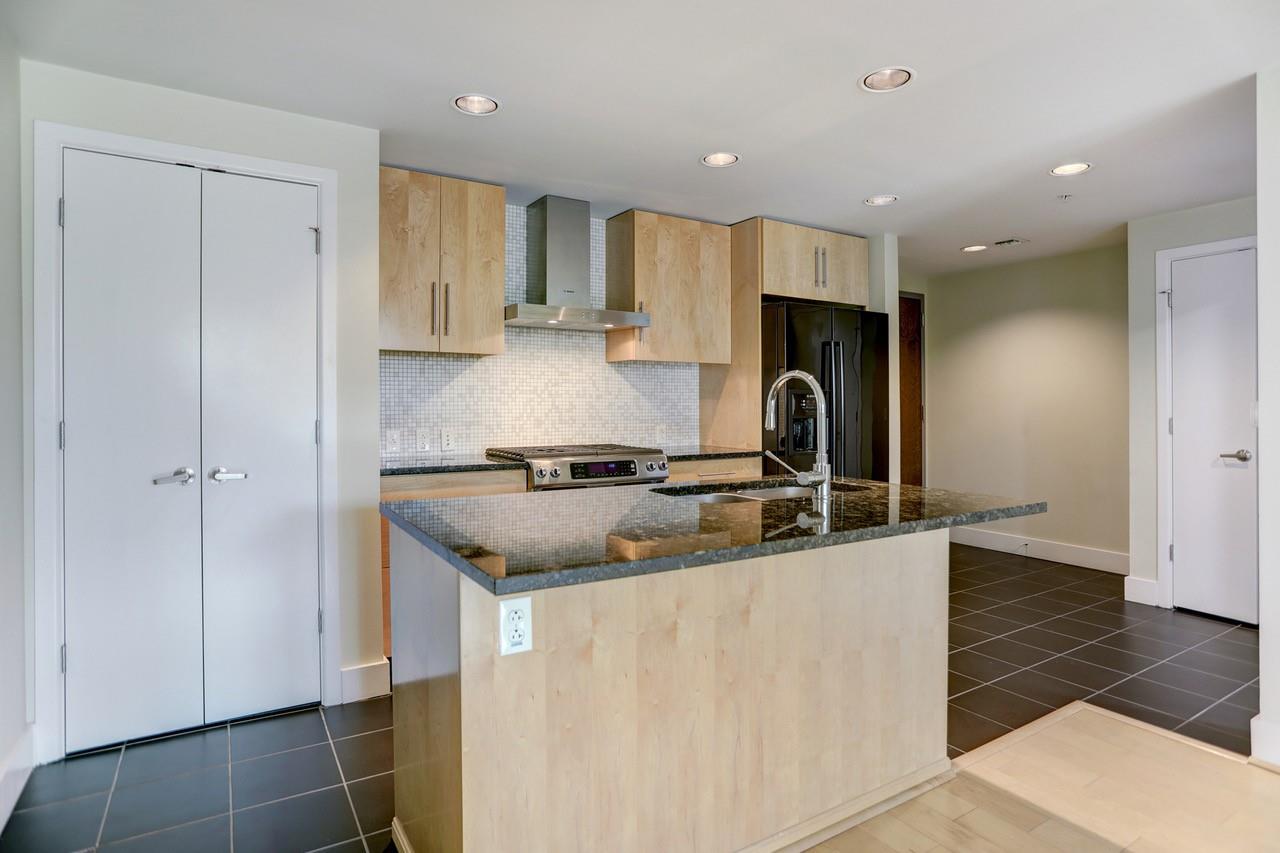300 Bowie St #504 Property Photo 3