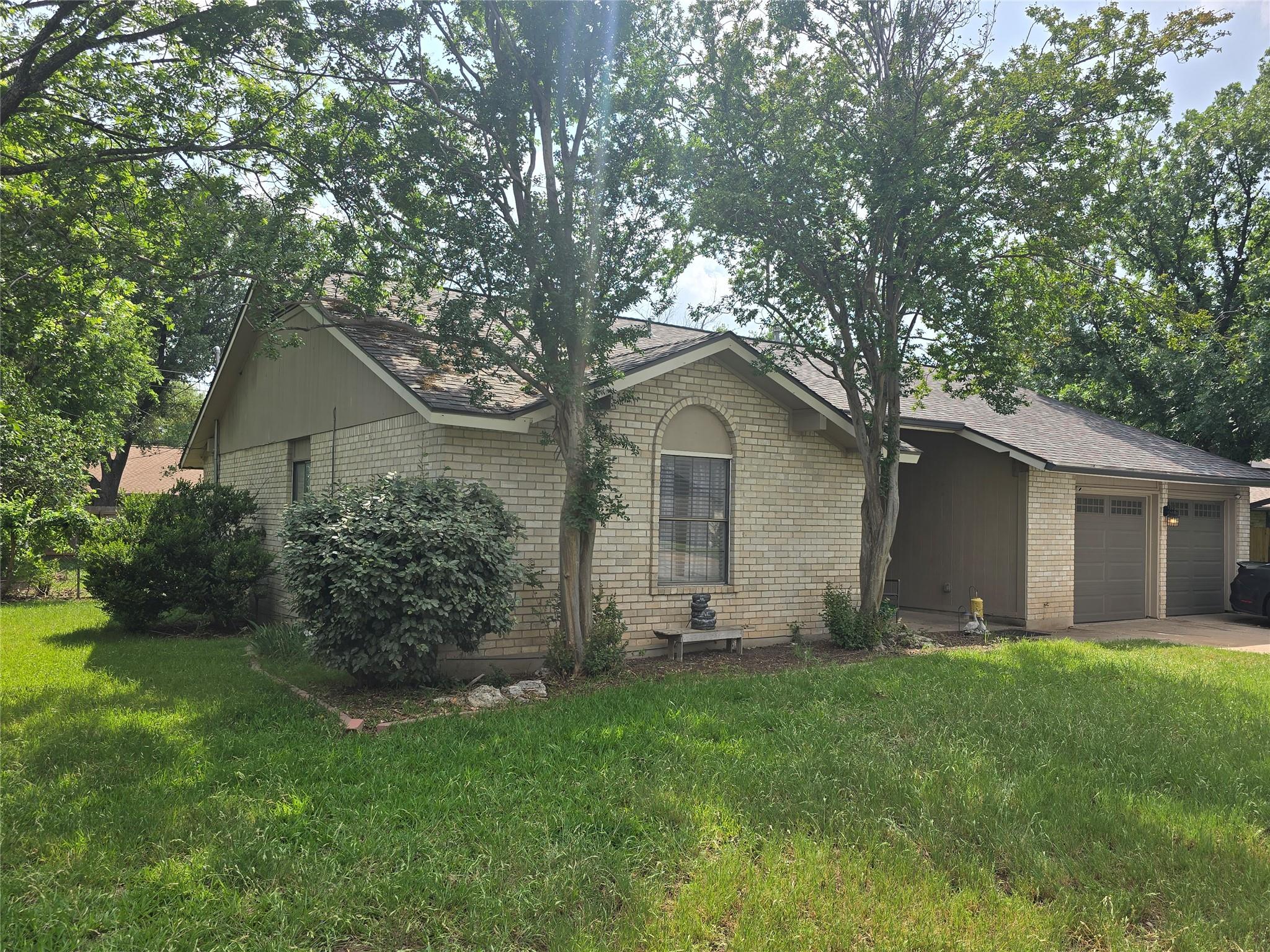 1503 Woodgreen Dr Property Photo
