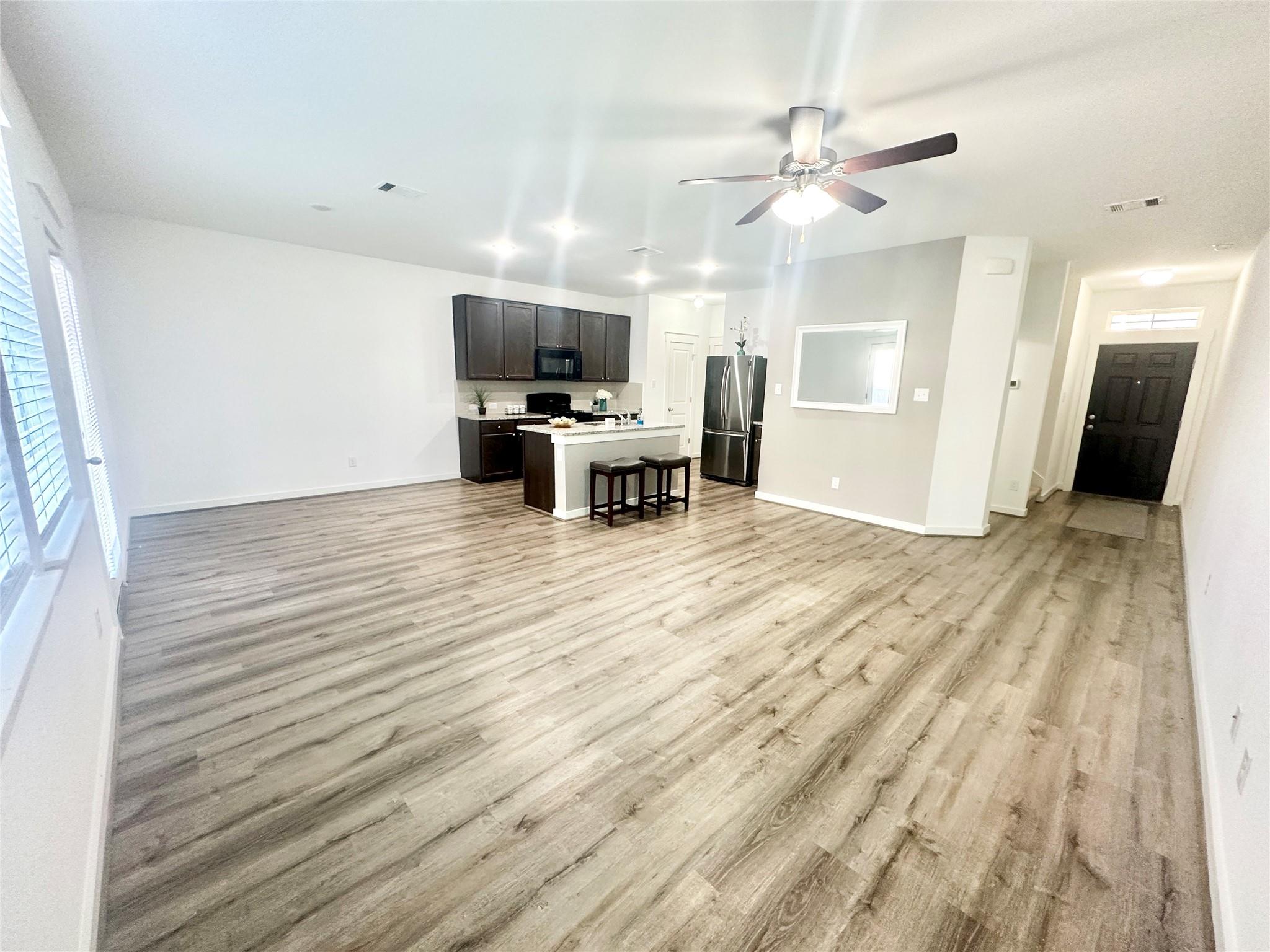 600 Pearly Eye Dr C Property Photo 6