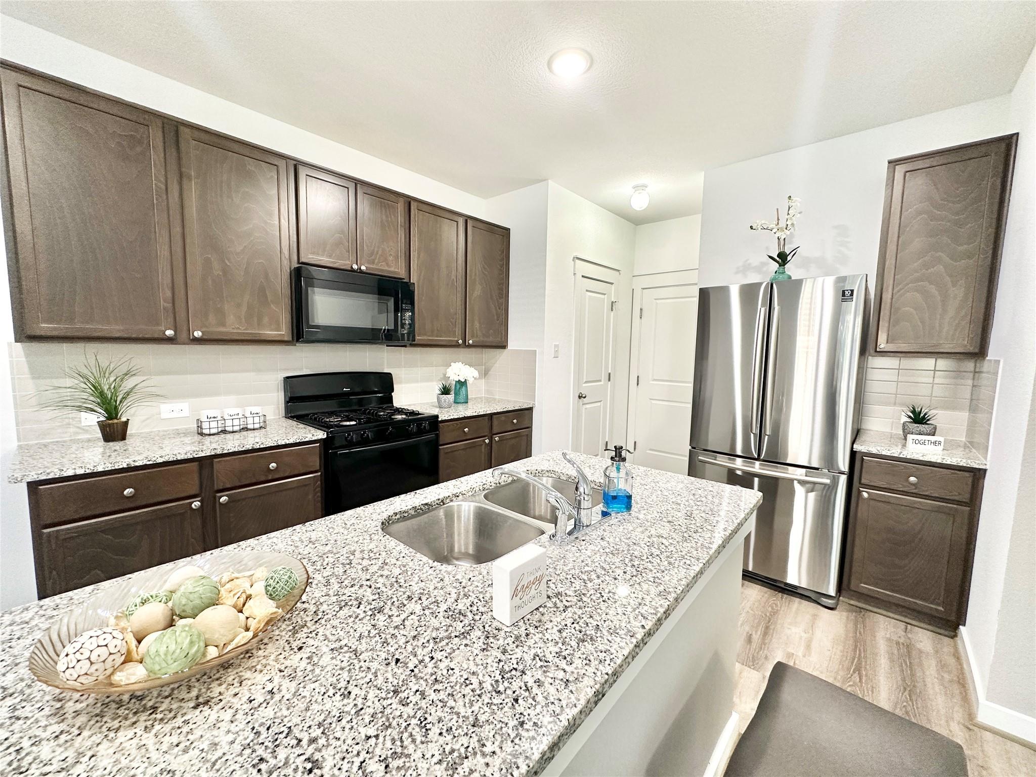 600 Pearly Eye Dr C Property Photo 9