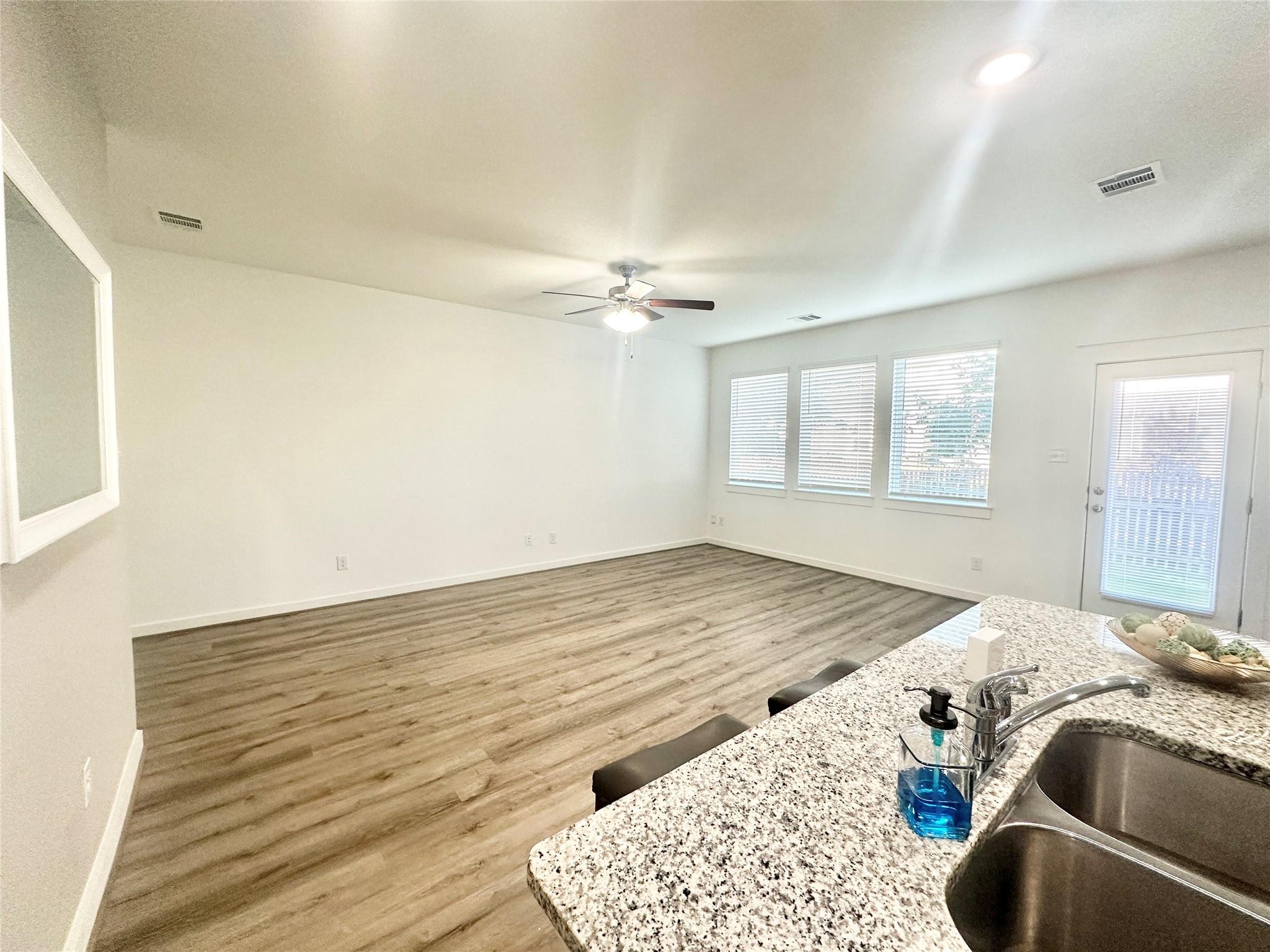 600 Pearly Eye Dr C Property Photo 10