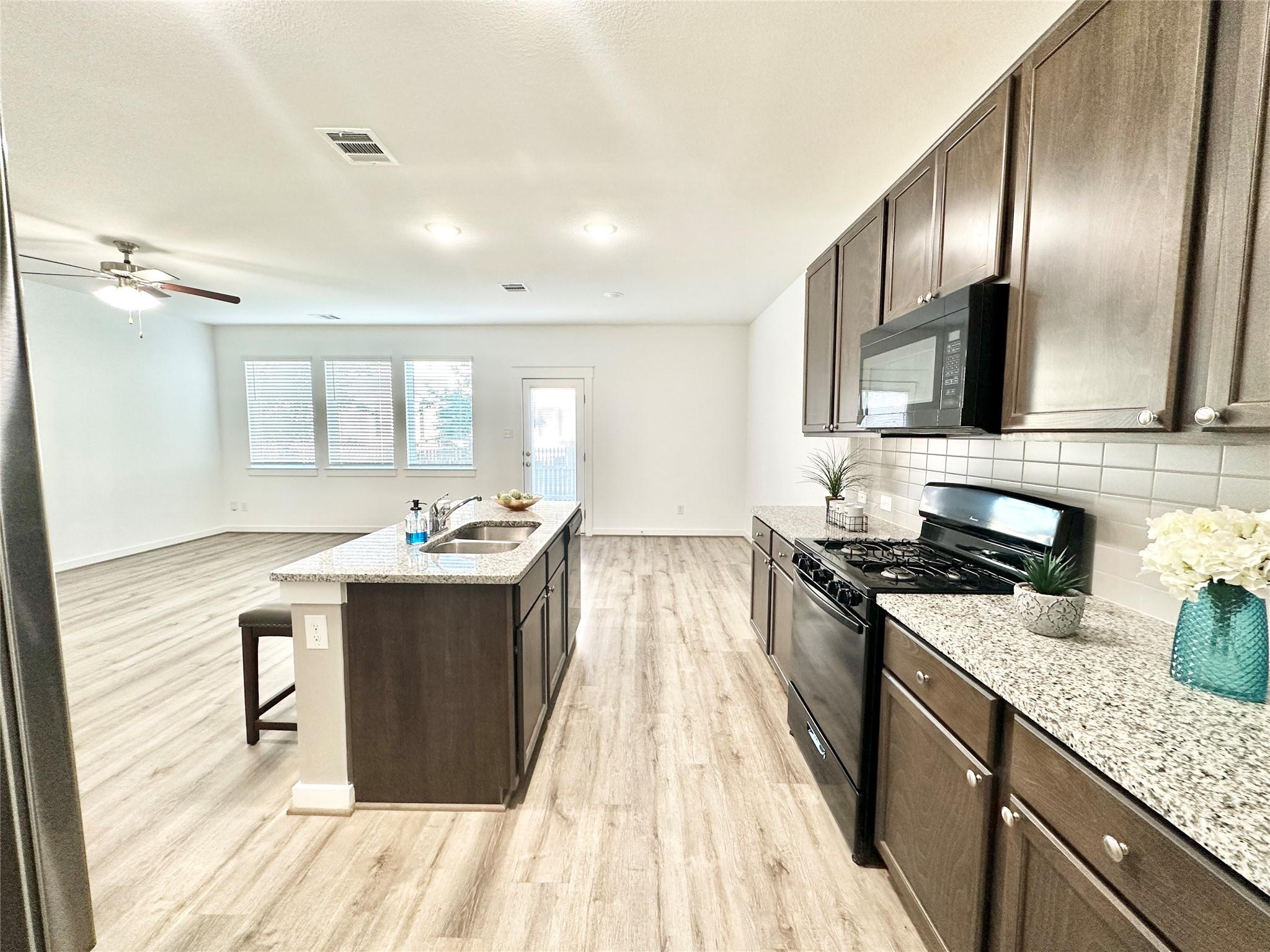 600 Pearly Eye Dr C Property Photo 11