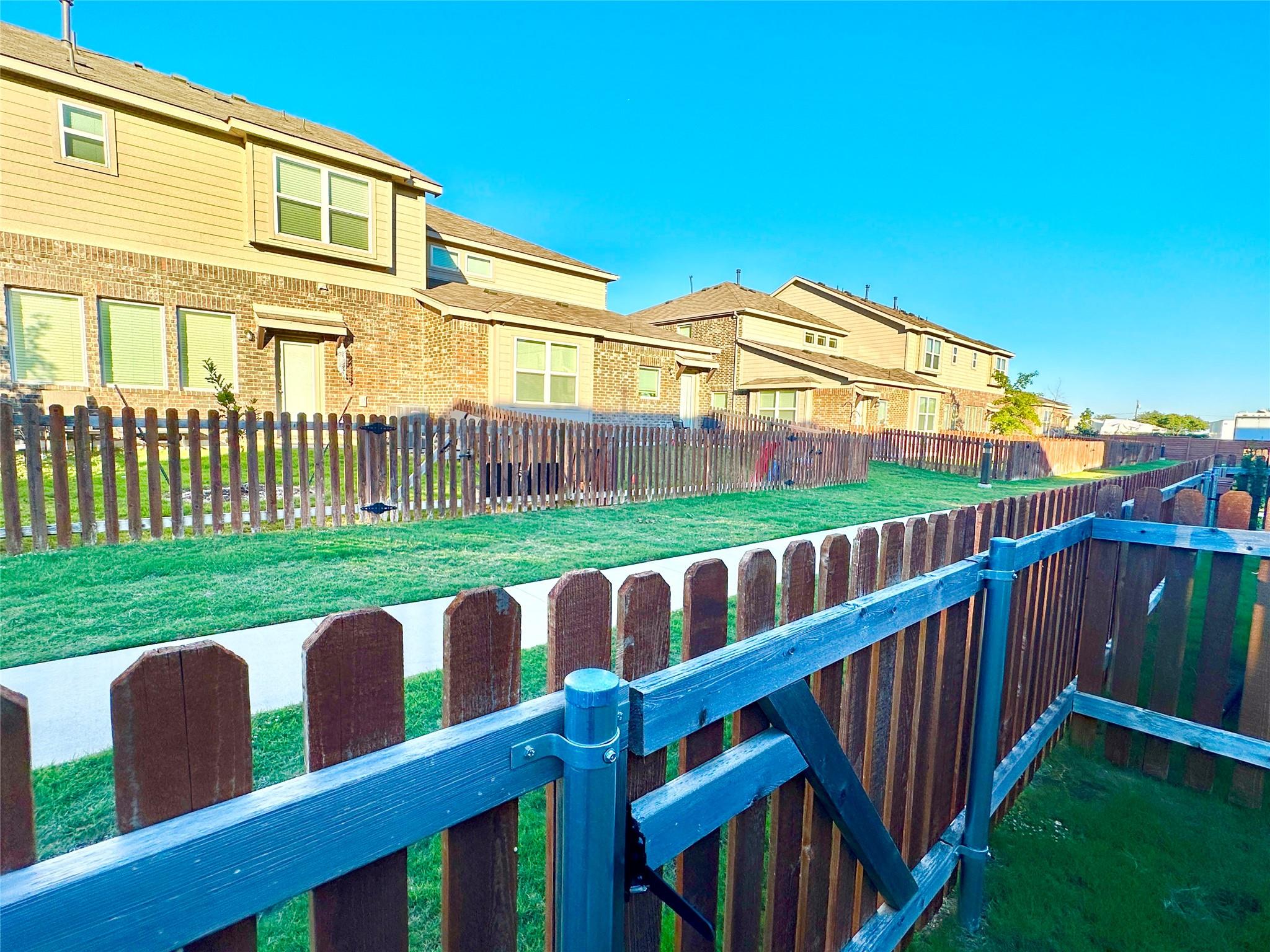 600 Pearly Eye Dr C Property Photo 15