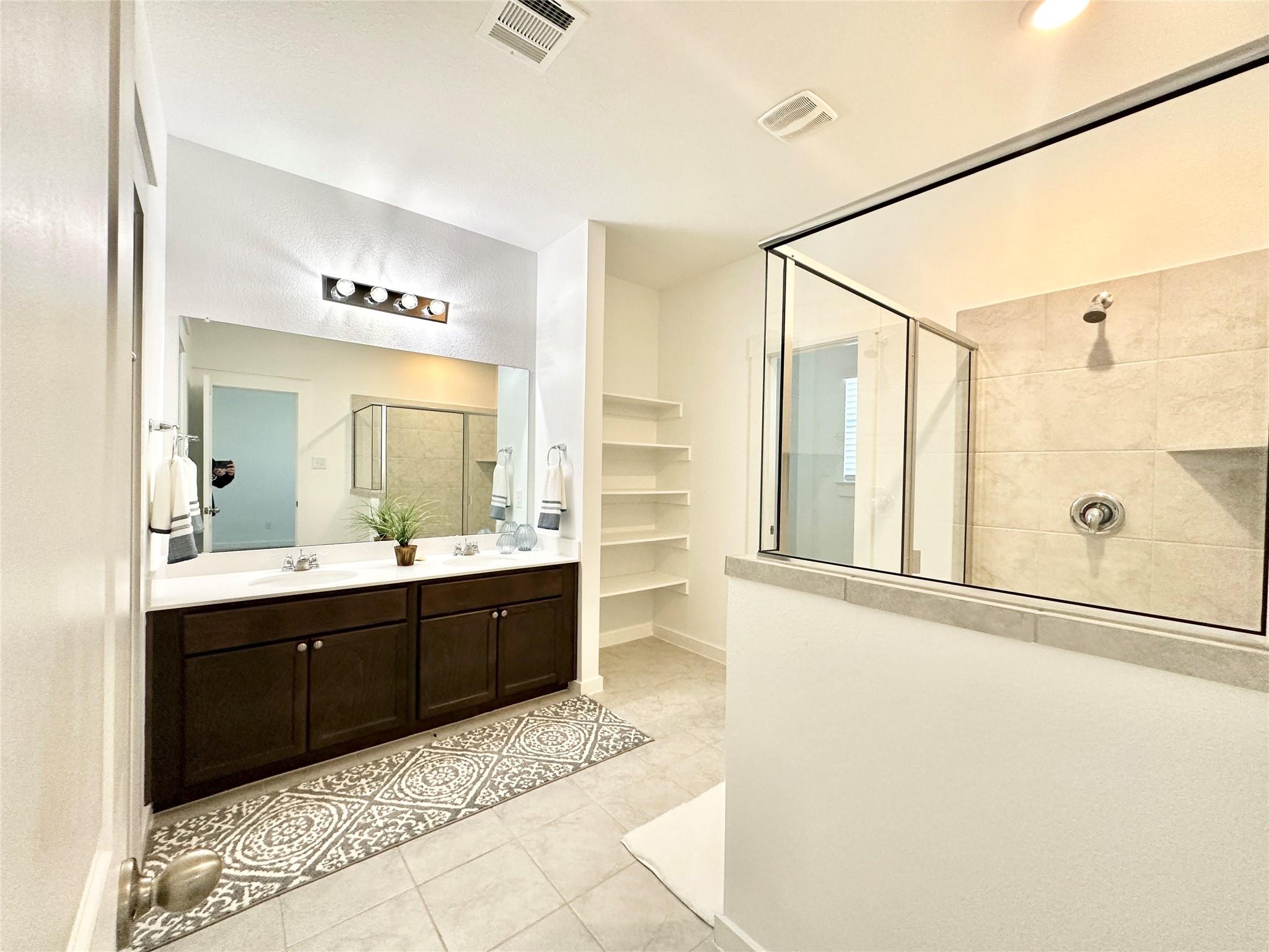 600 Pearly Eye Dr C Property Photo 21