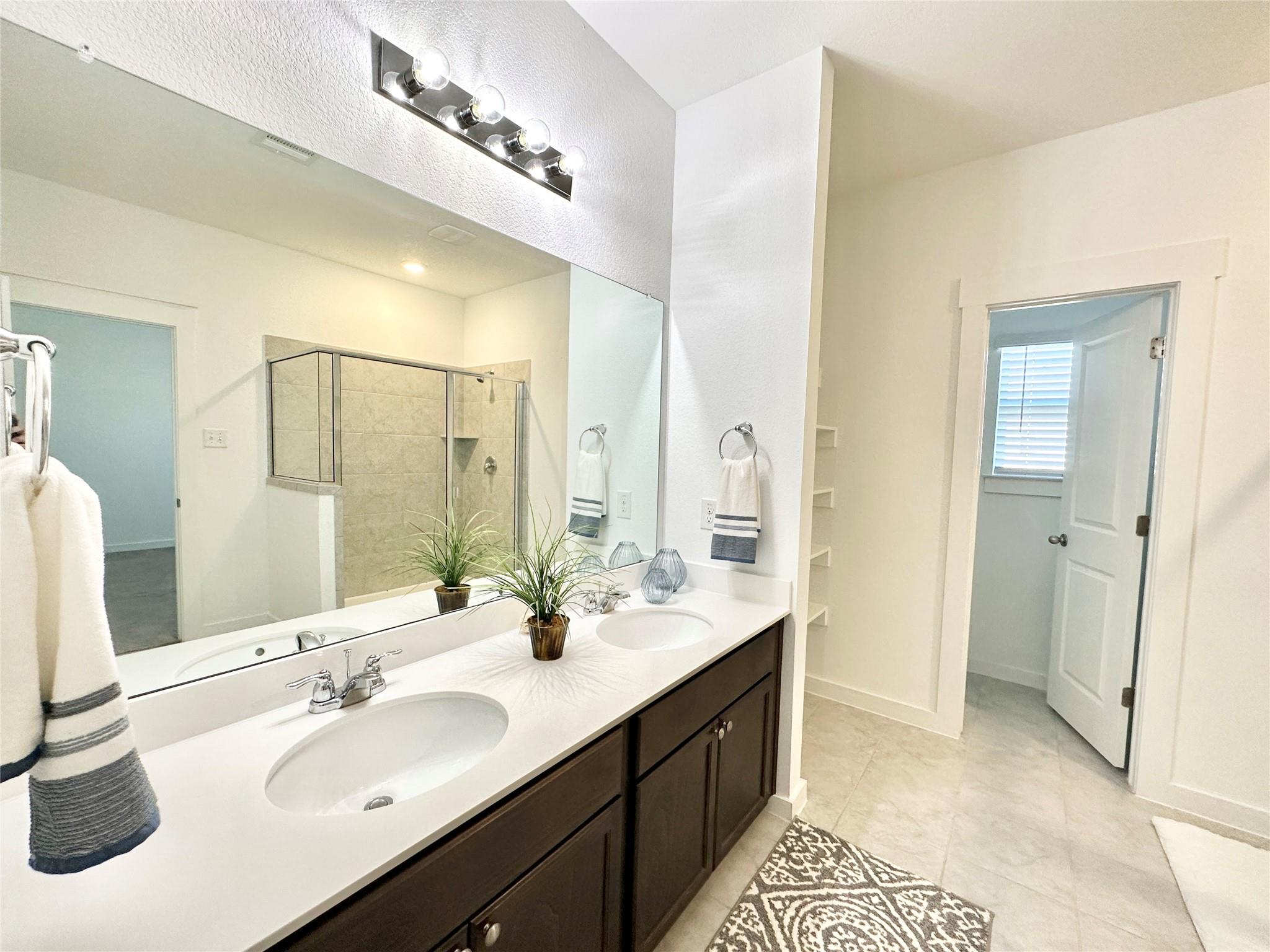 600 Pearly Eye Dr C Property Photo 22