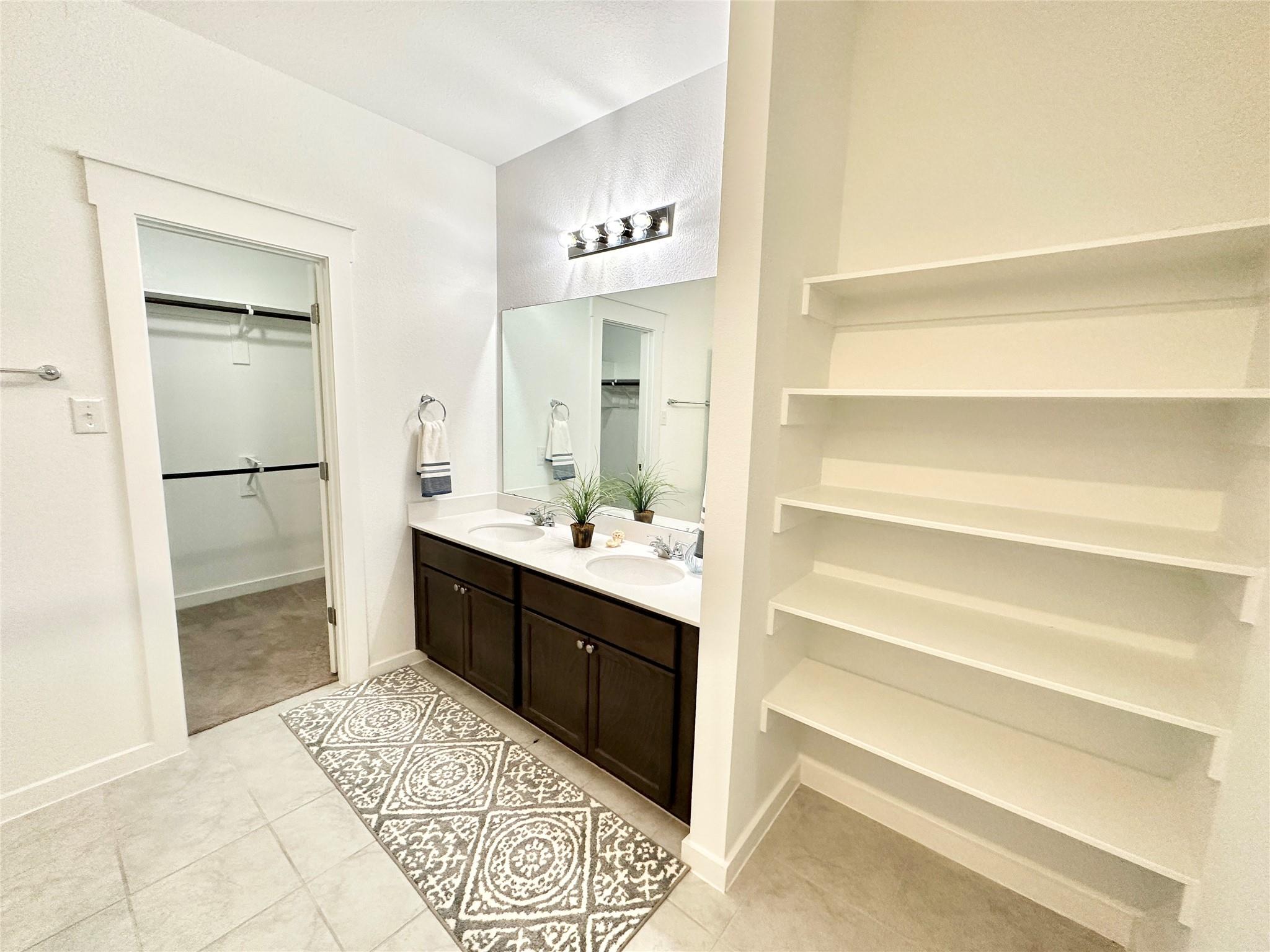 600 Pearly Eye Dr C Property Photo 23