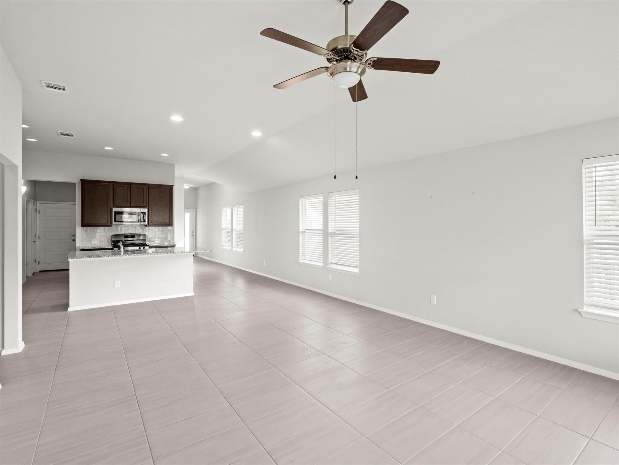 13701 Ronald W Reagan Blvd #16 Property Photo 4