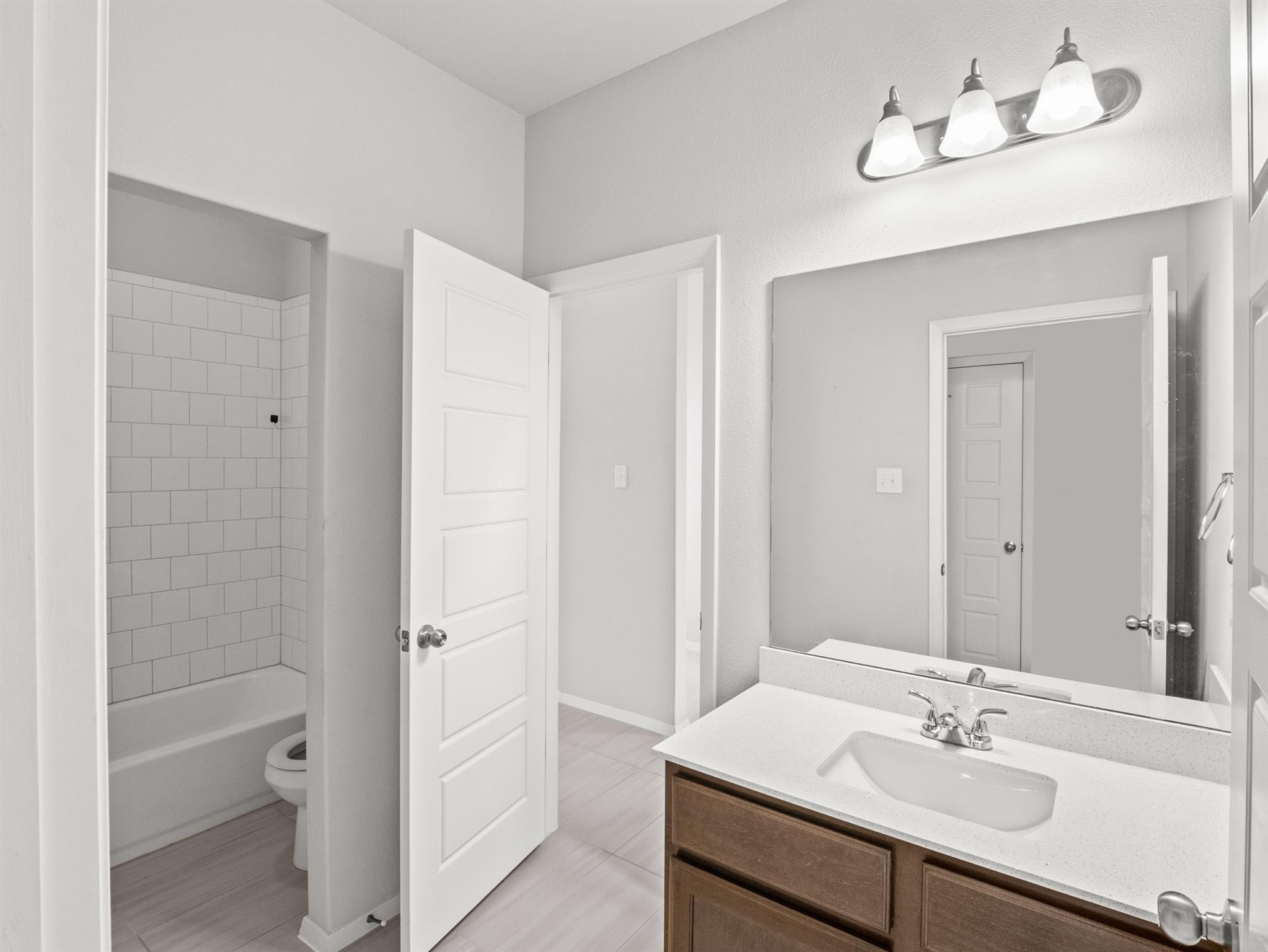 13701 Ronald W Reagan Blvd #16 Property Photo 11