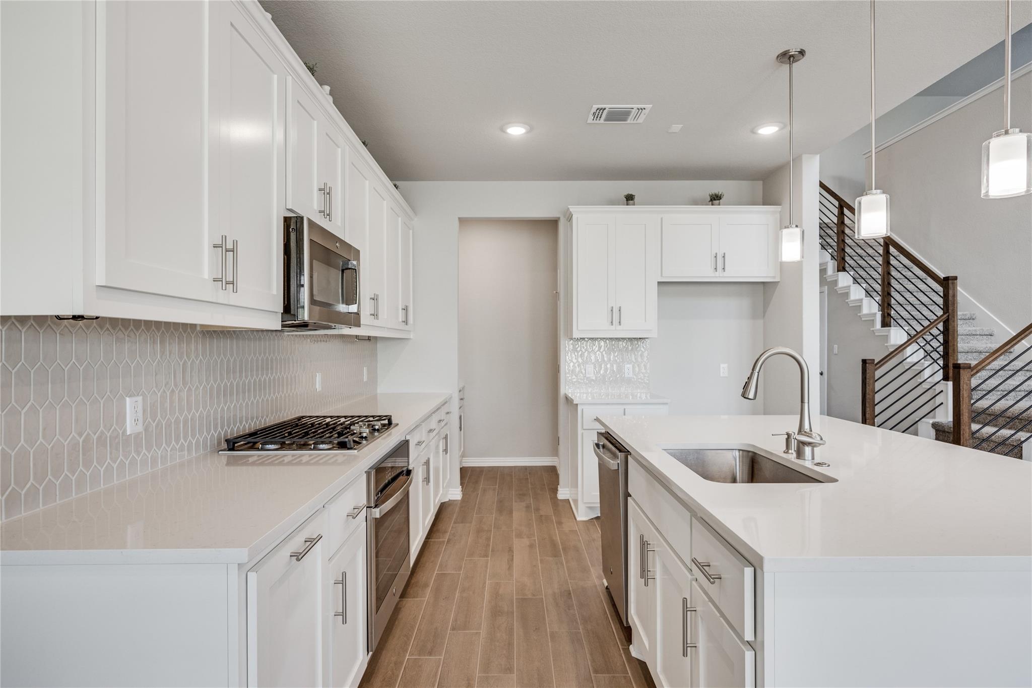 1009 Calendula Trl Property Photo 18