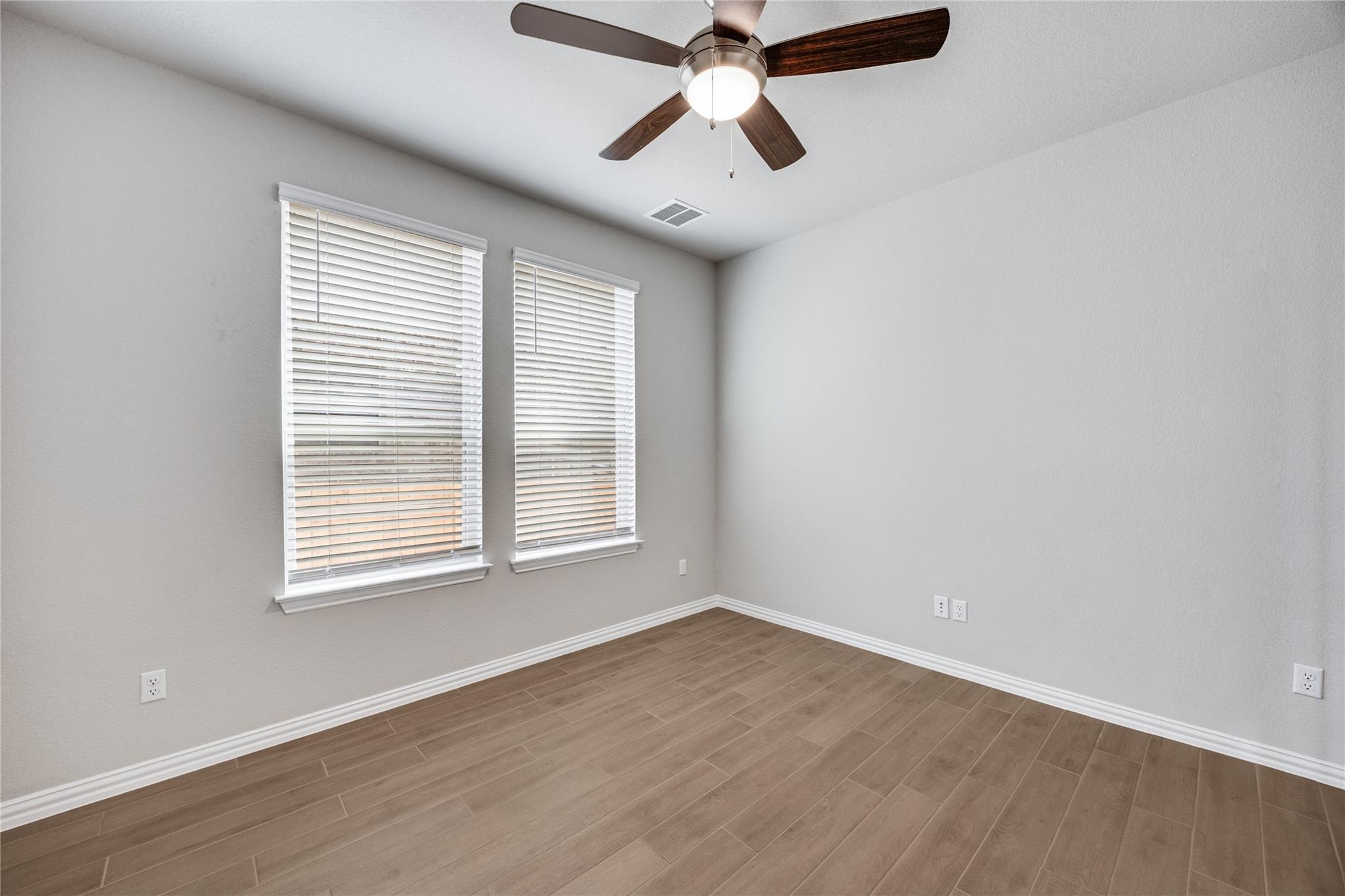 1009 Calendula Trl Property Photo 23