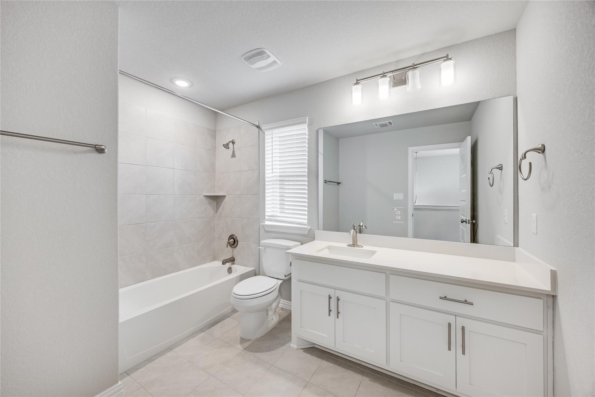 1009 Calendula Trl Property Photo 33