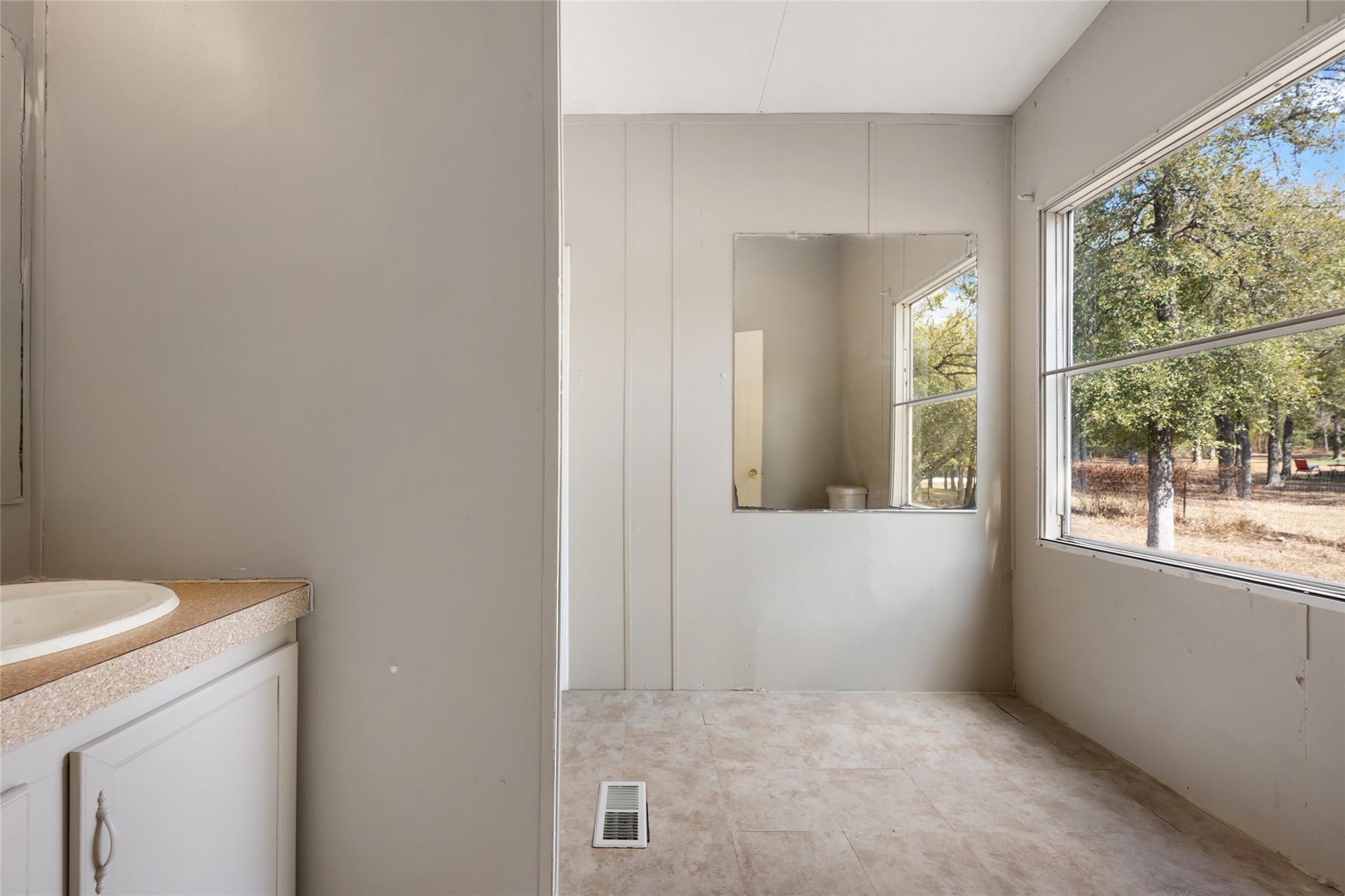 162 Jeffrey Dr Property Photo 13