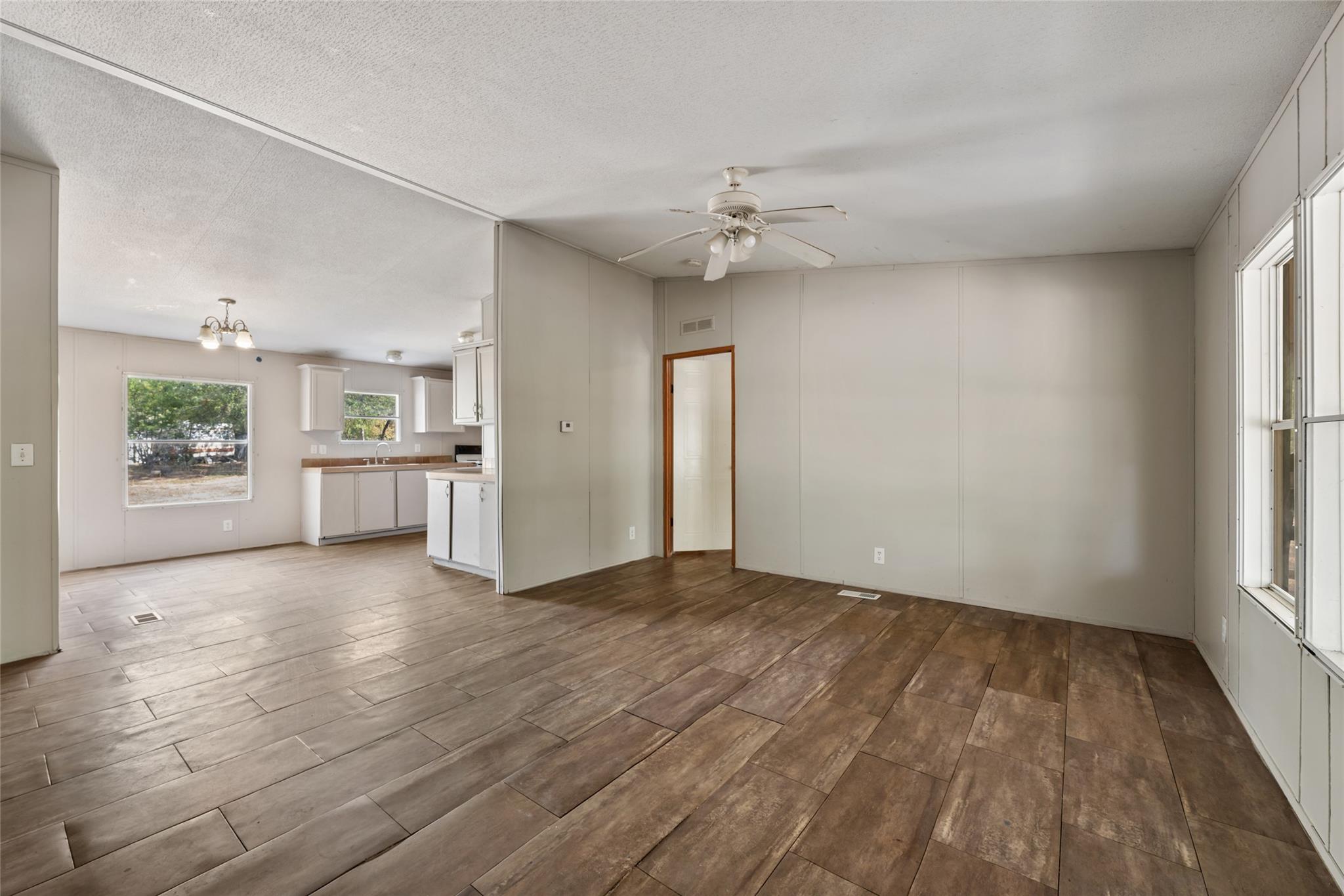162 Jeffrey Dr Property Photo 14