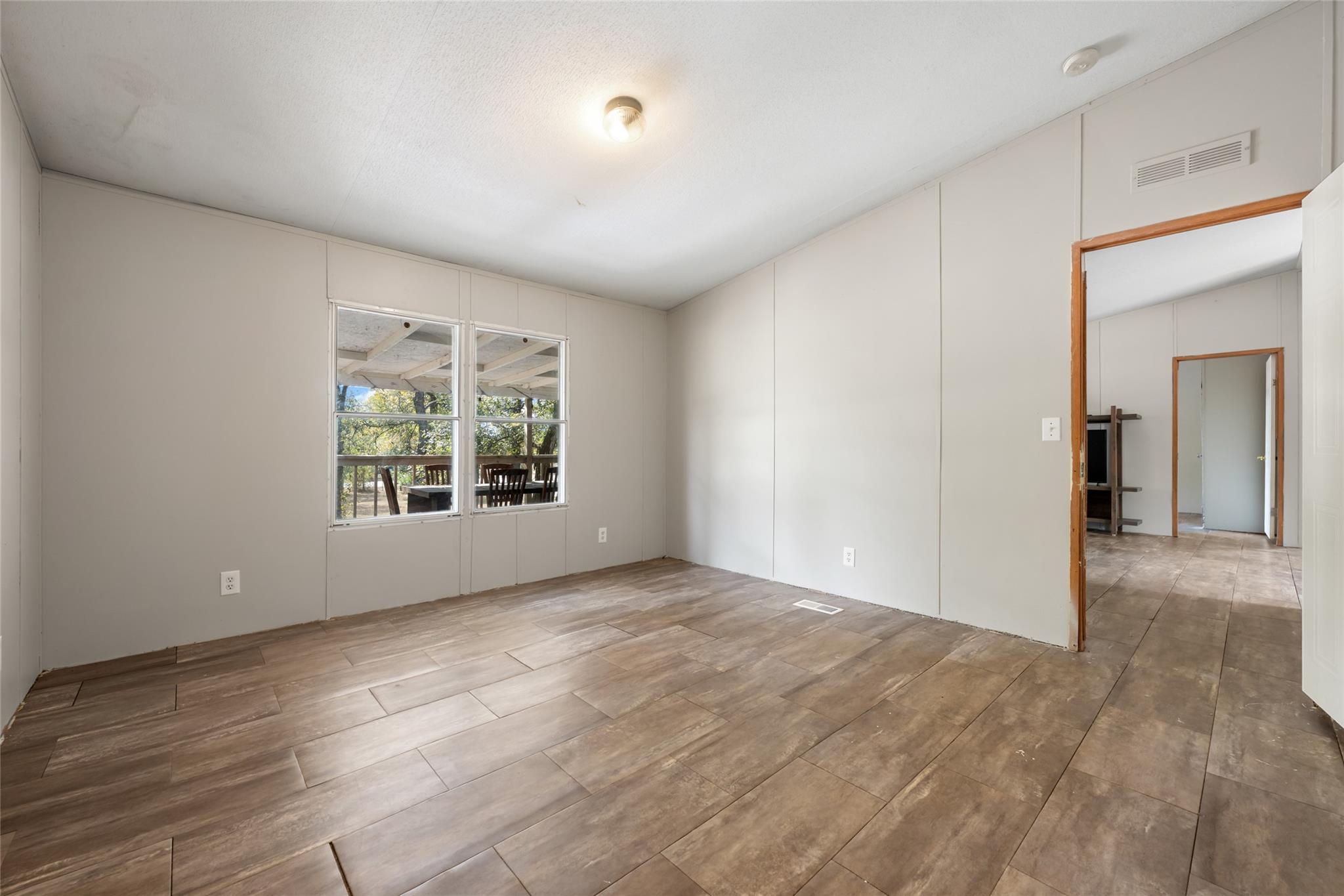 162 Jeffrey Dr Property Photo 18