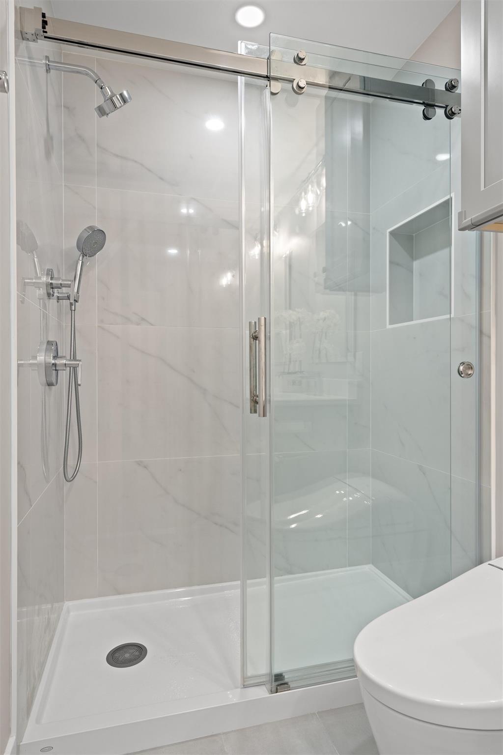 10605 Leather Cv Property Photo 11