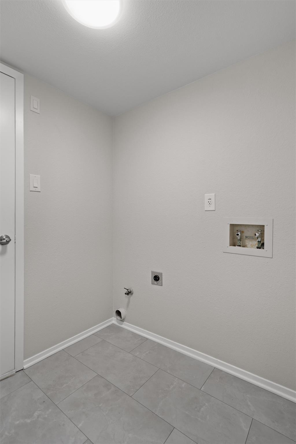 10605 Leather Cv Property Photo 34