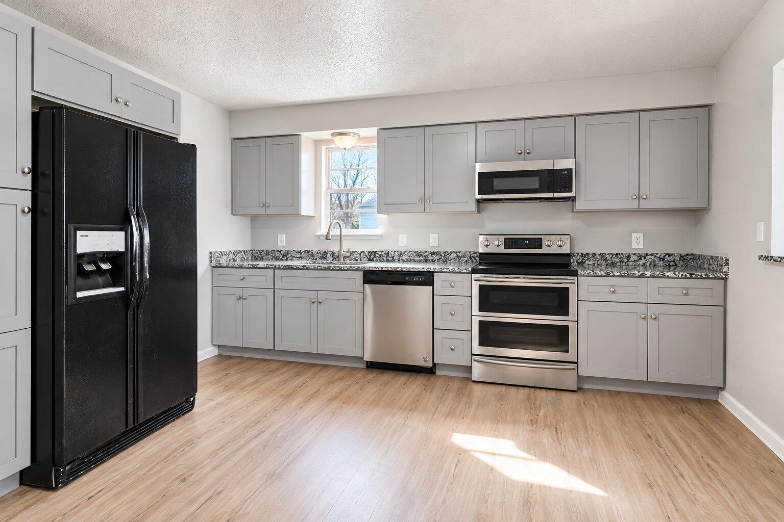 303 E Austin Ave Property Photo 5