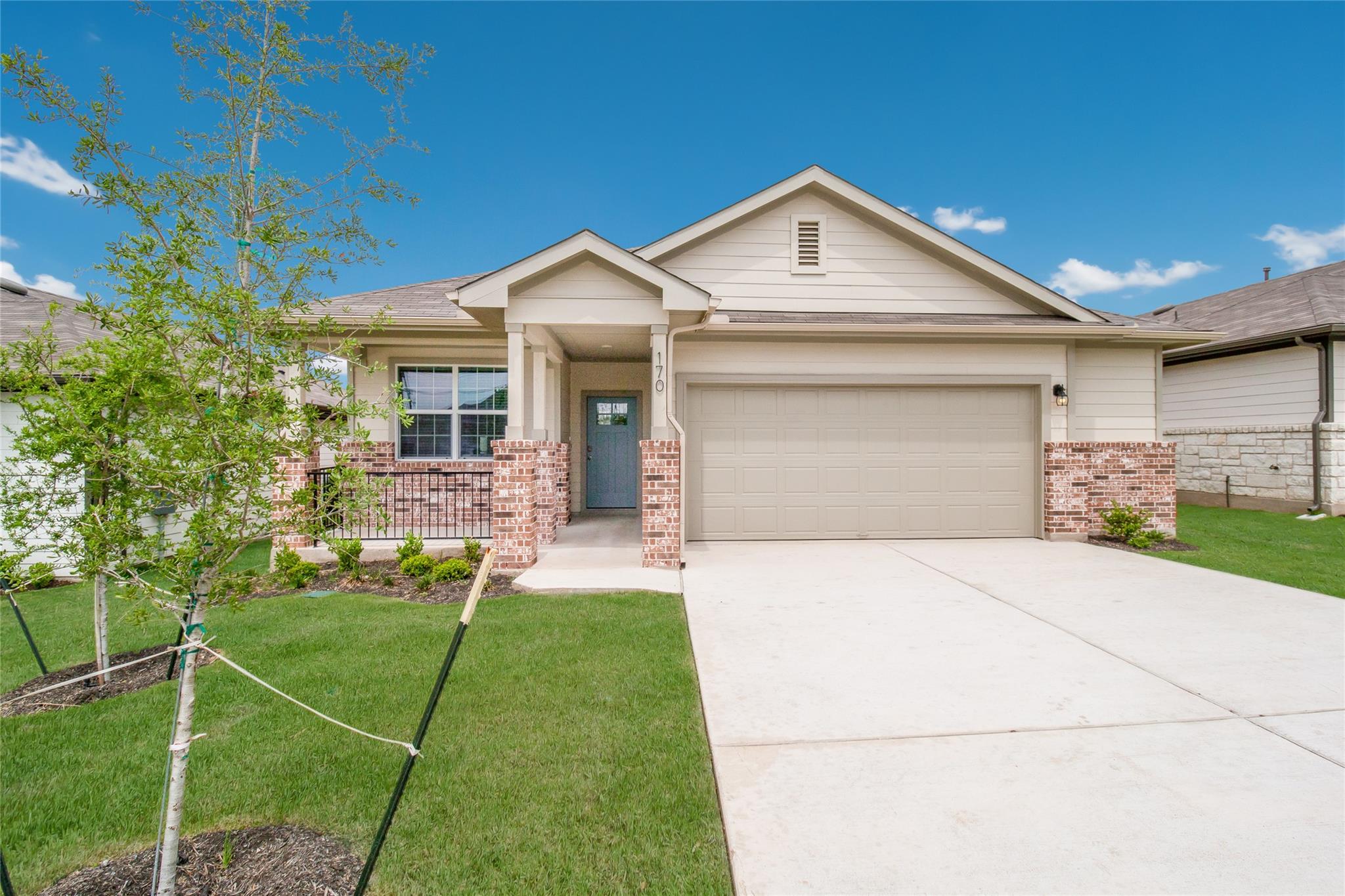 214 Inks LN Property Photo 1