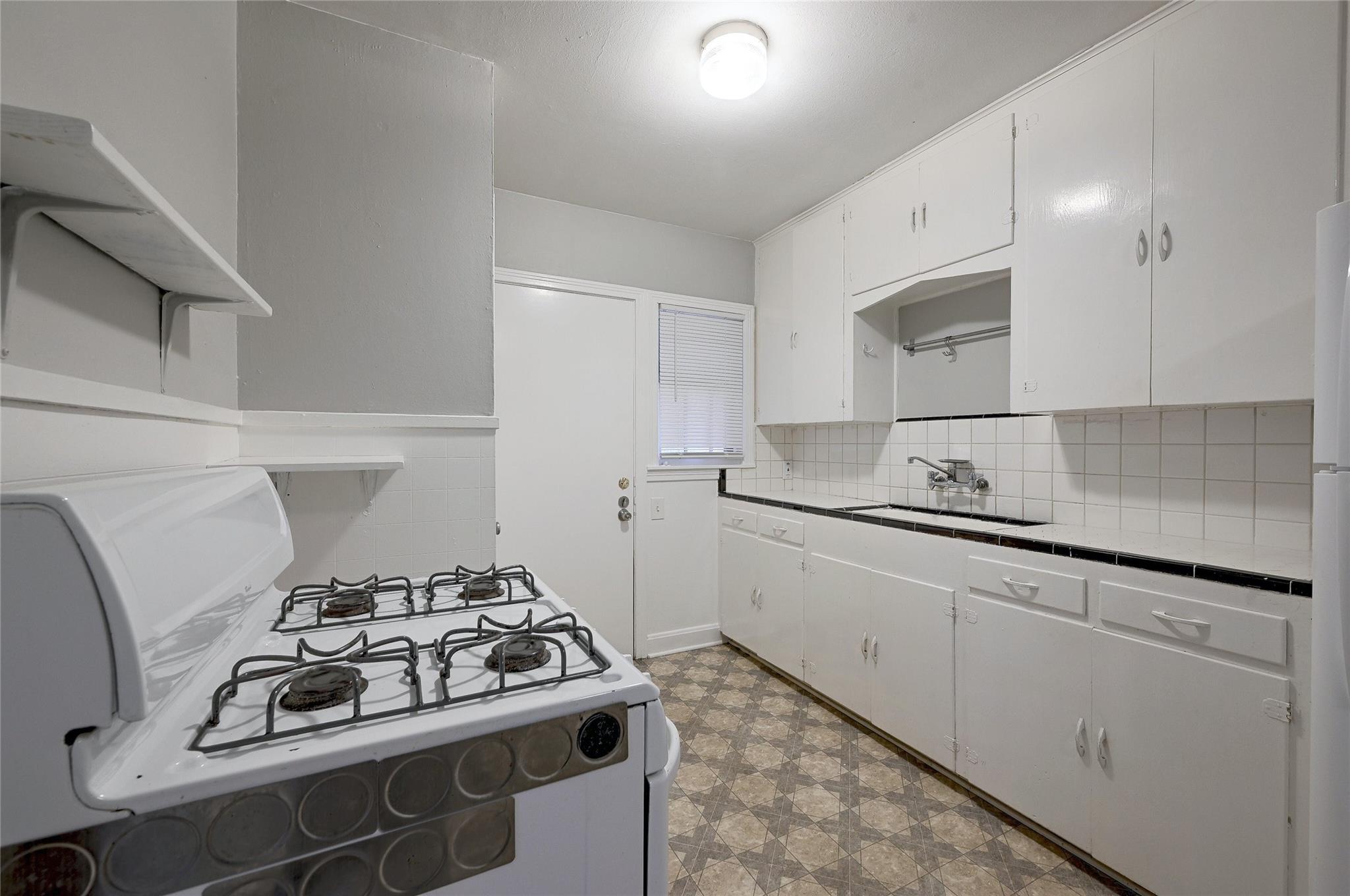 1506 East Side Drive Property Photo 7
