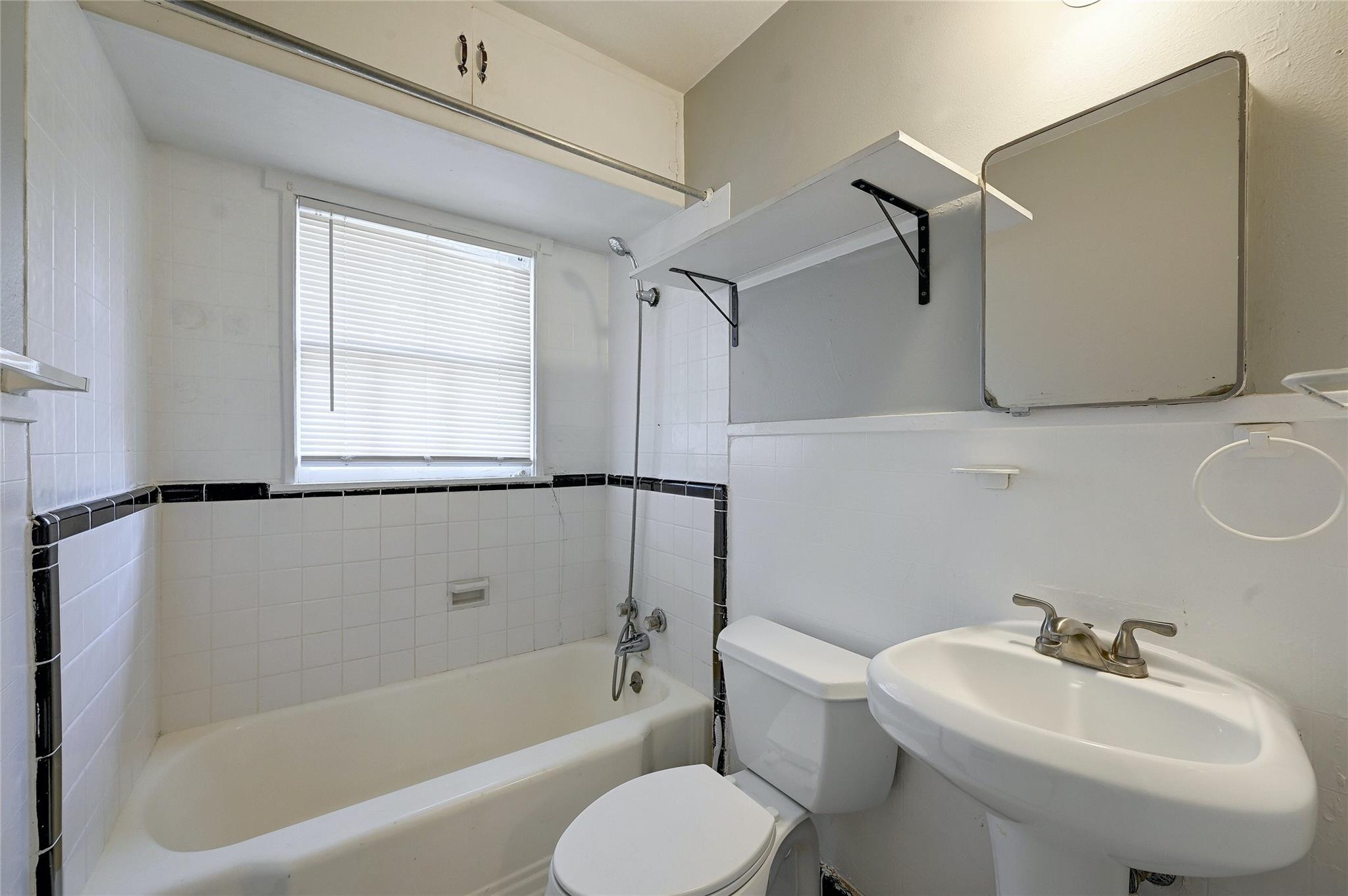 1506 East Side Drive Property Photo 10