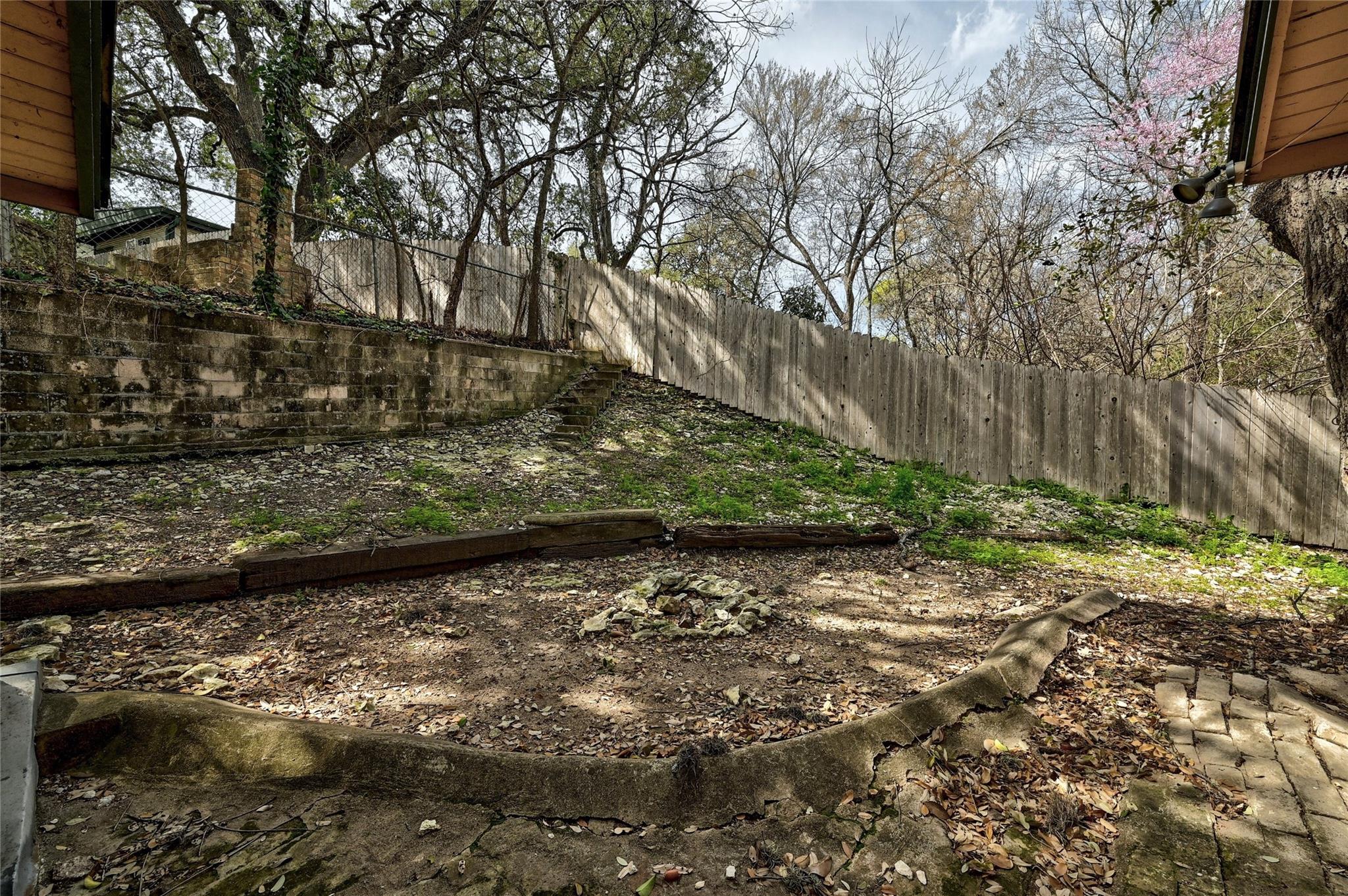 1506 East Side Drive Property Photo 14