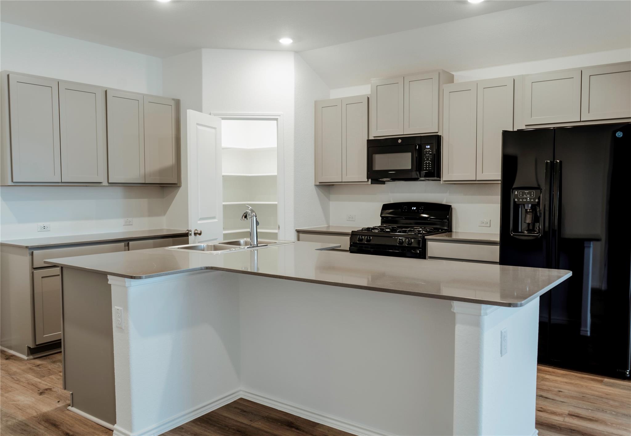 603 Water Way Ave Property Photo 10