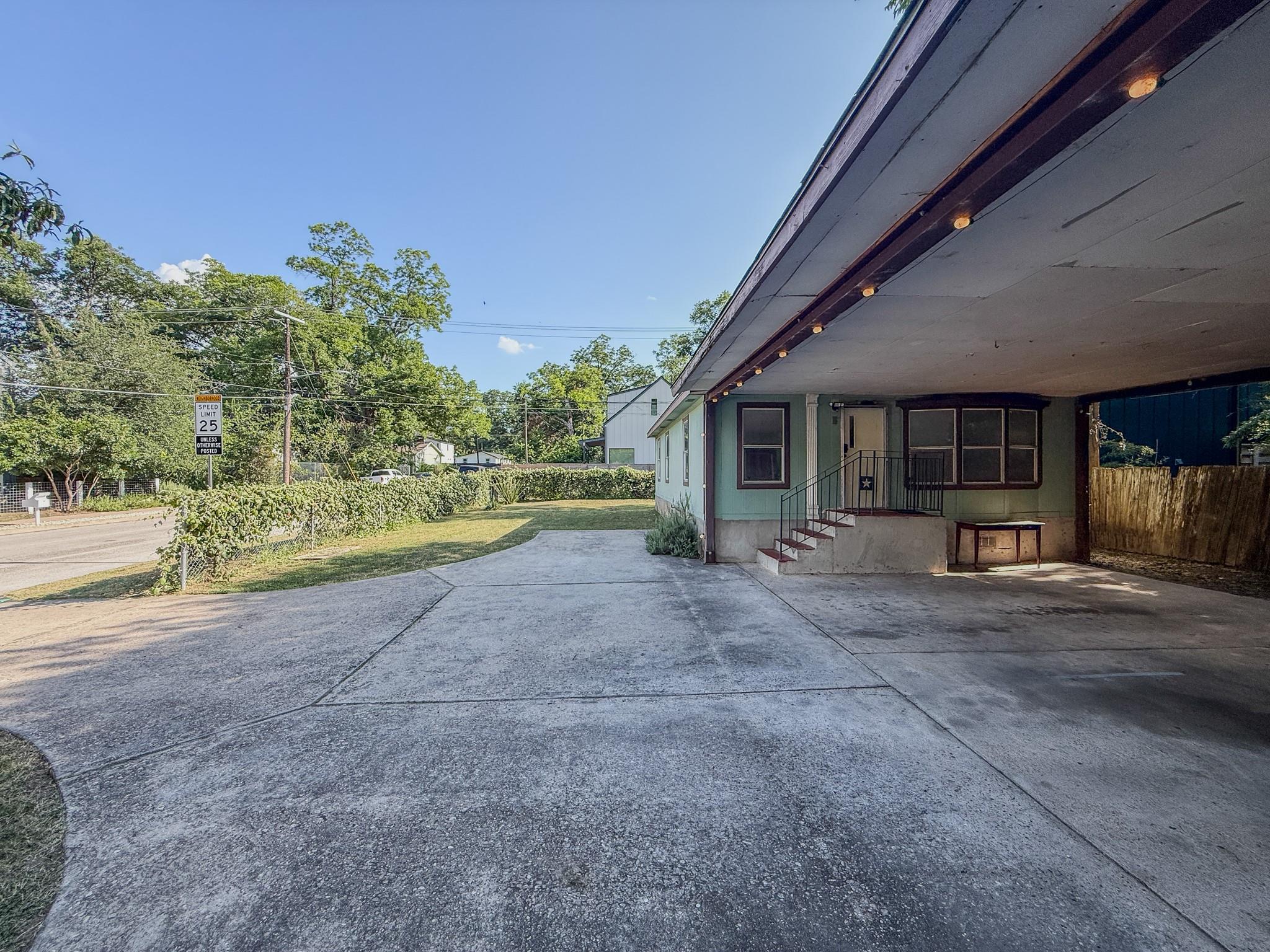 2015 Holly St Property Photo 2