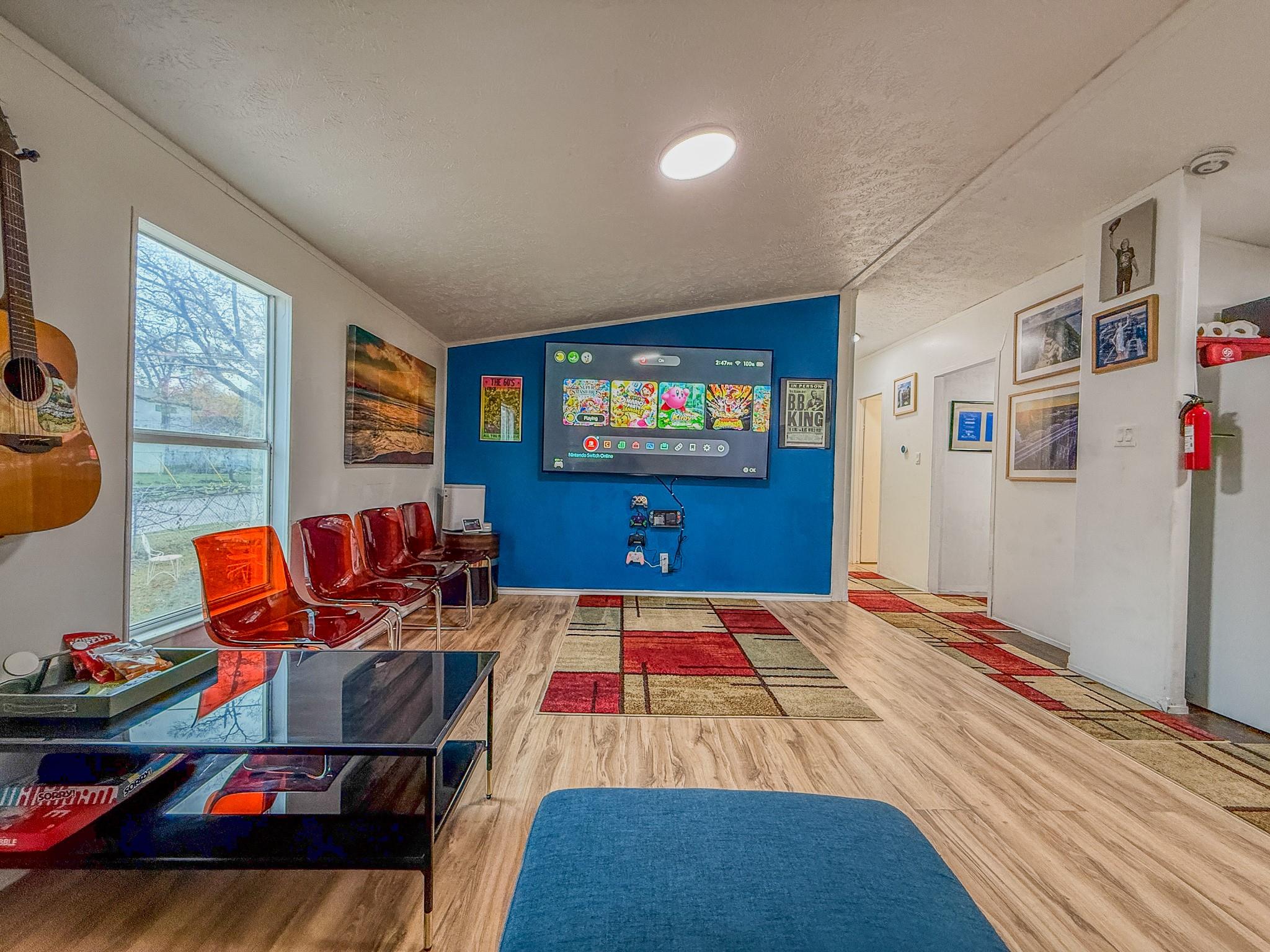 2015 Holly St Property Photo 3