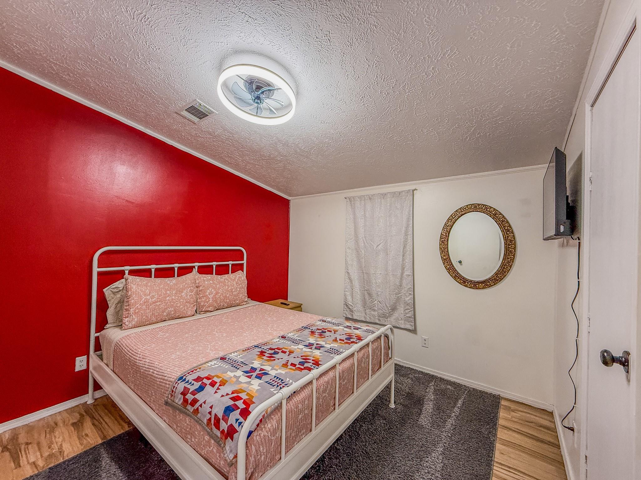 2015 Holly St Property Photo 9