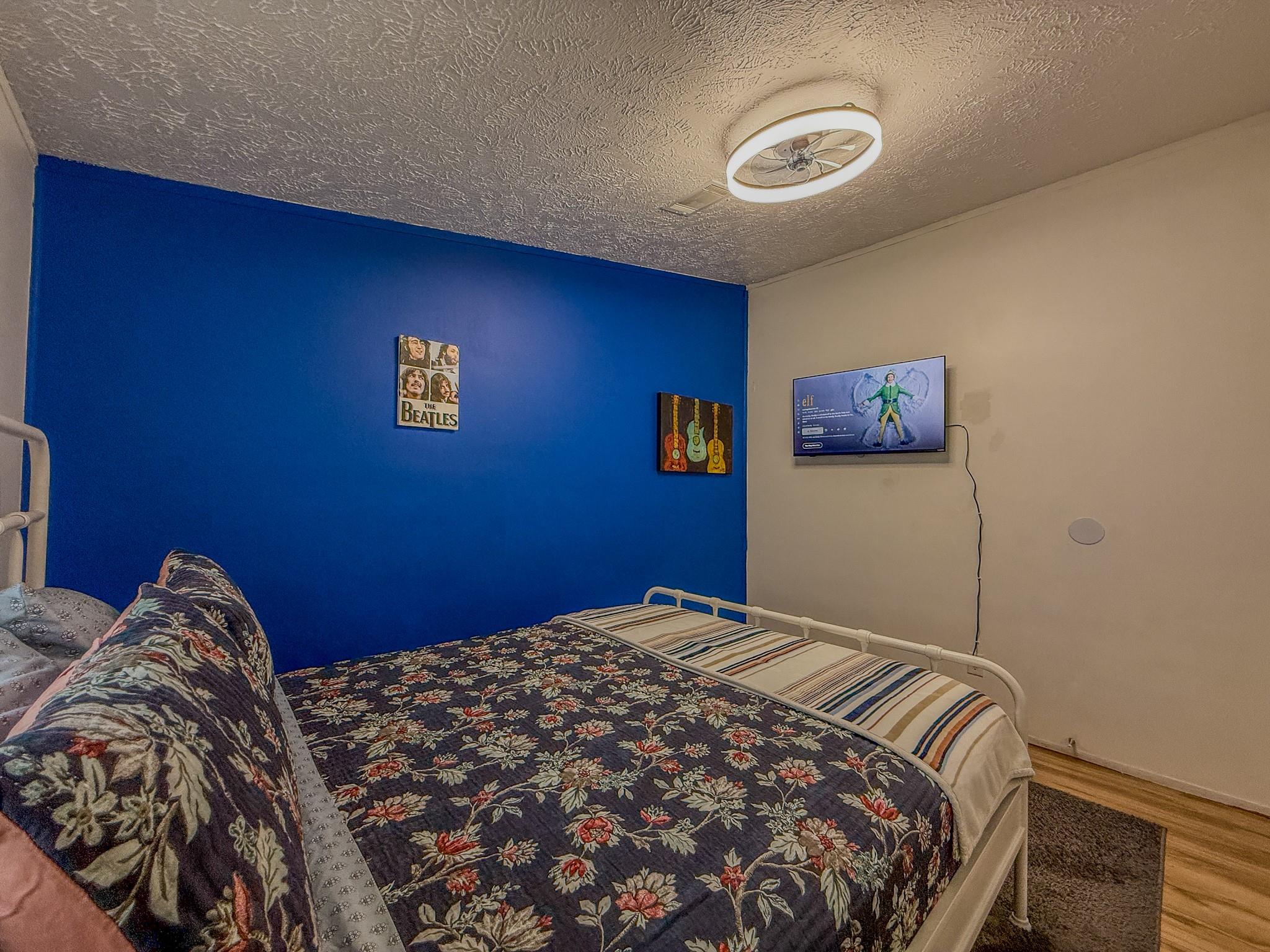 2015 Holly St Property Photo 16