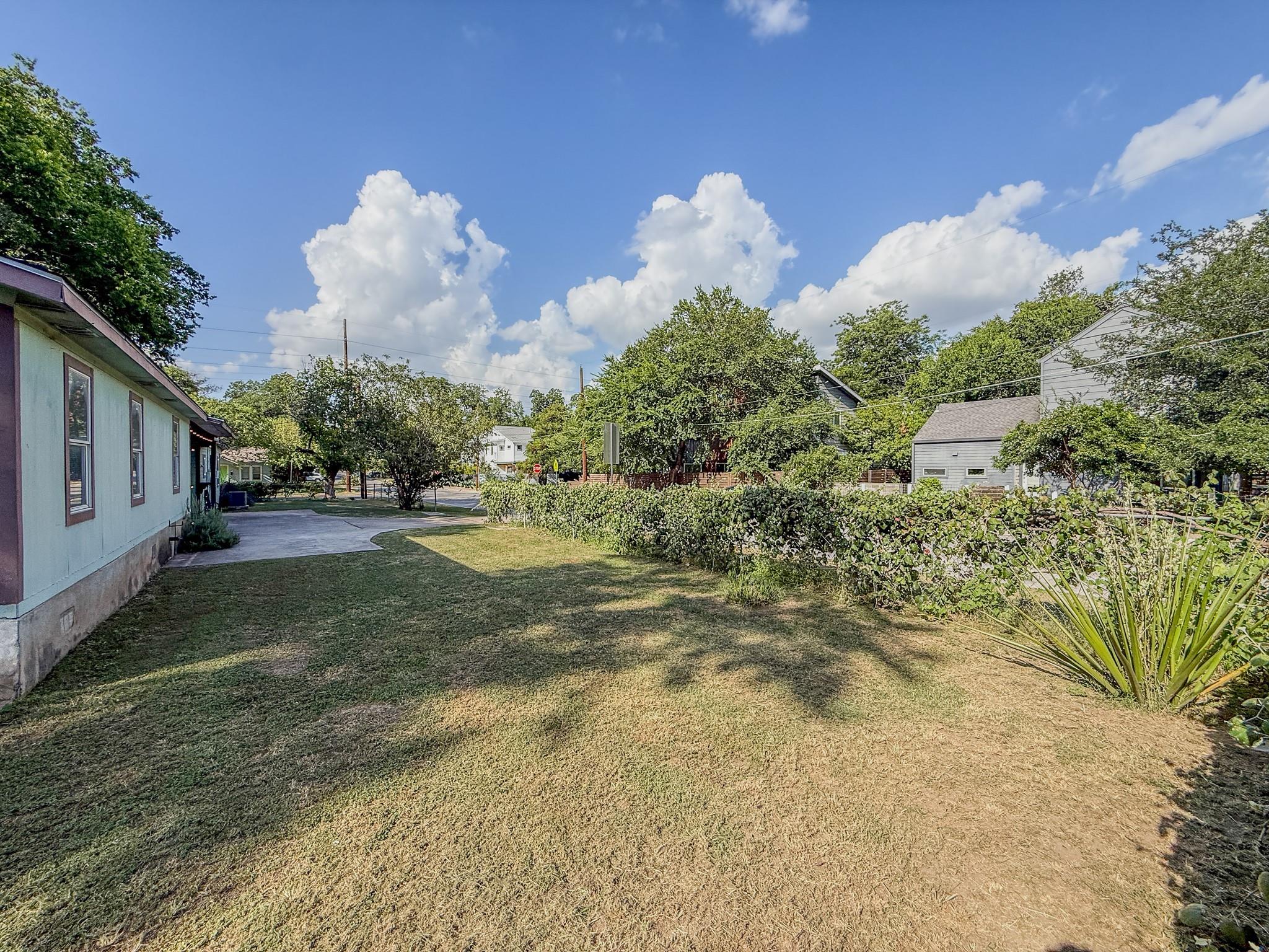 2015 Holly St Property Photo 22