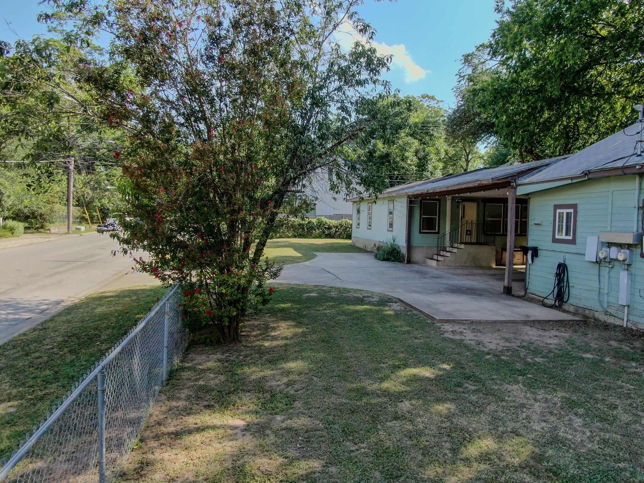 2015 Holly St Property Photo 24