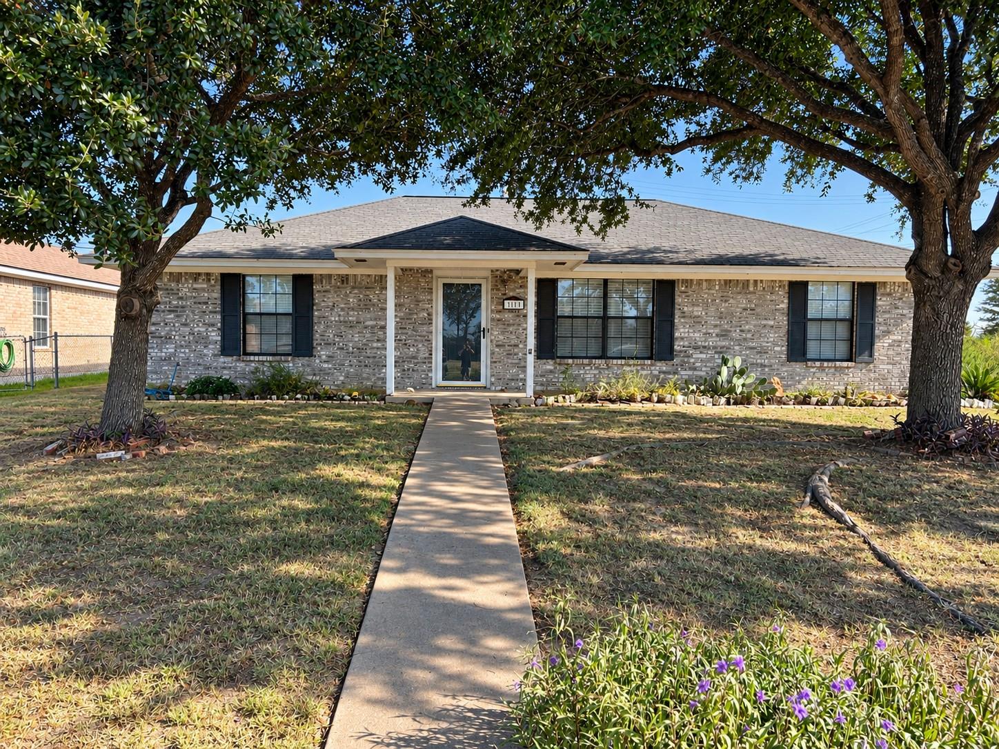 111 Larabie Cv Property Photo 1