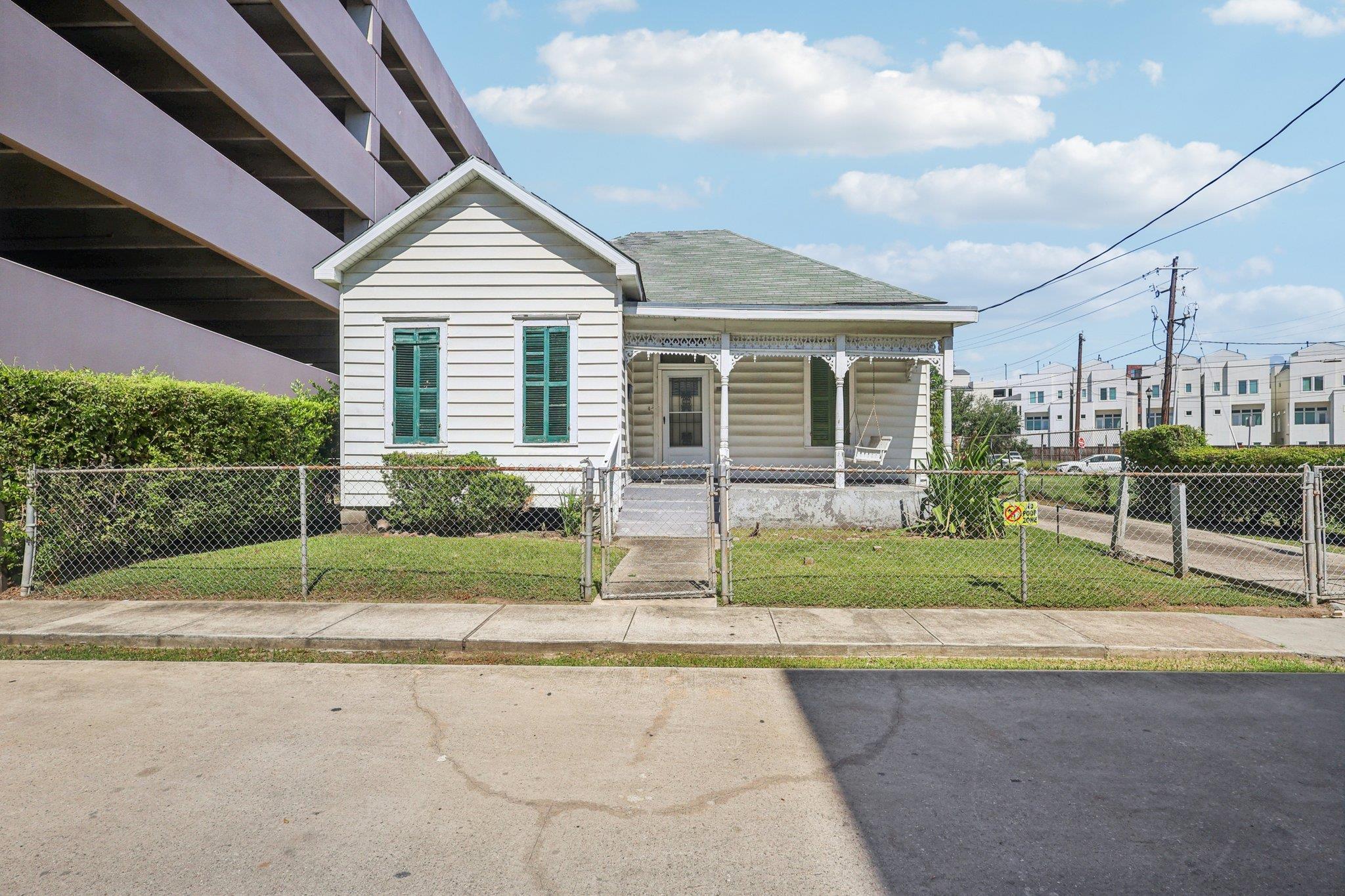 1106 Oneil St Property Photo 4