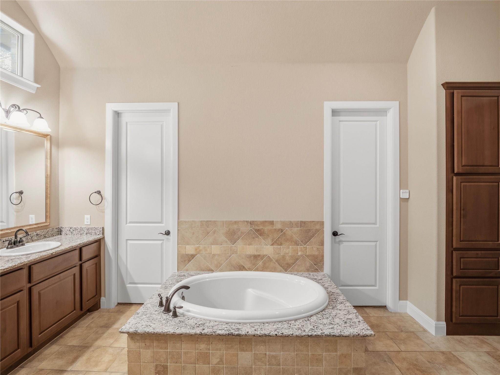 170 Kinloch Ct Property Photo 18