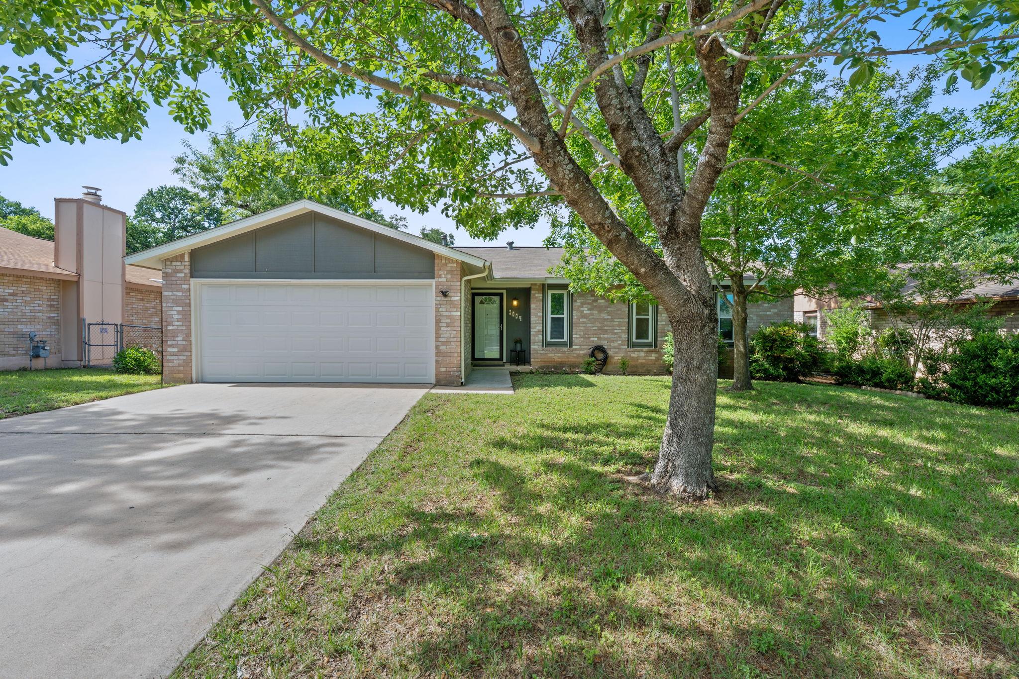 2804 Bushnell DR Property Photo 1