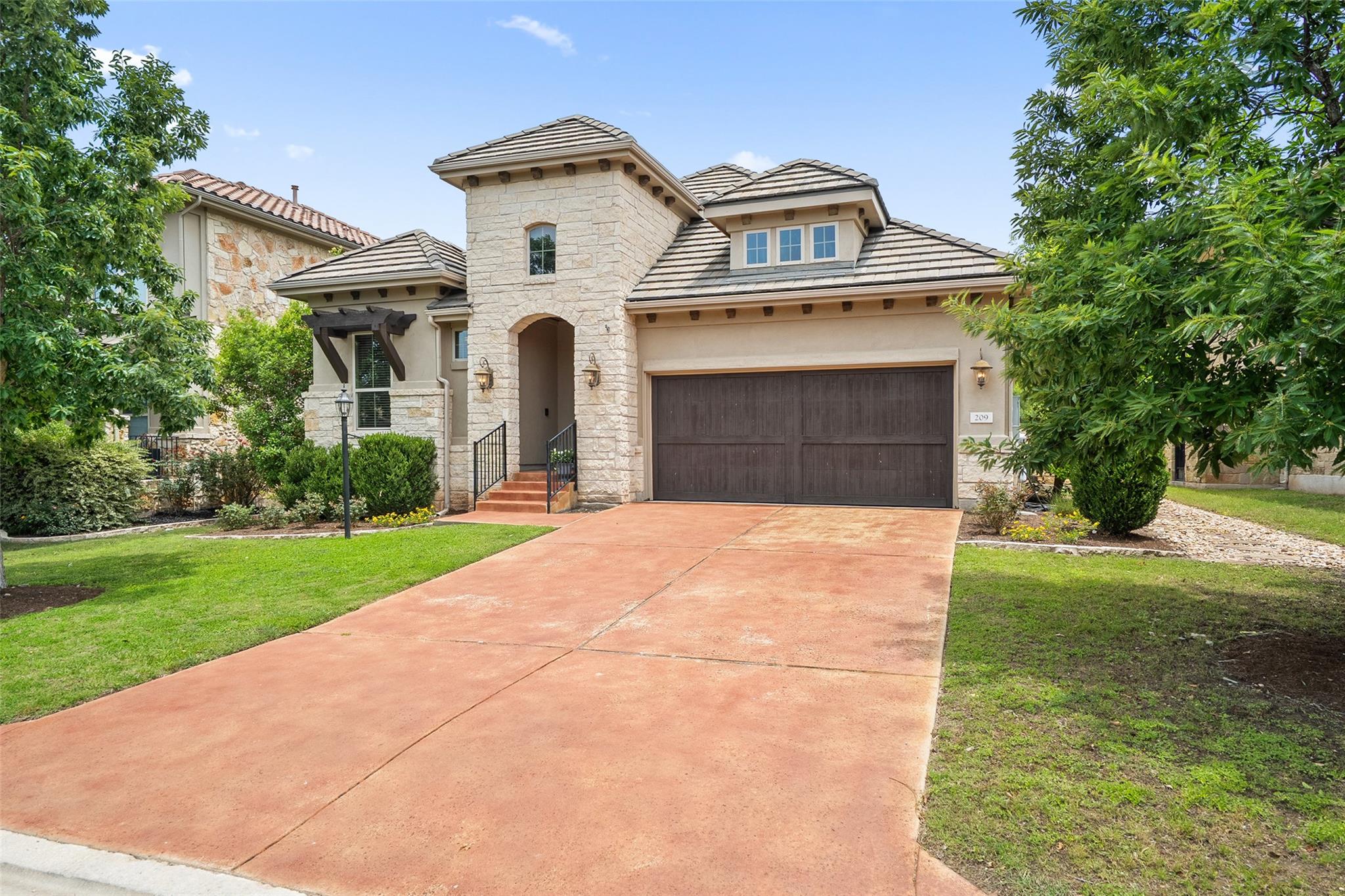 209 Maxwell Way Property Photo 1