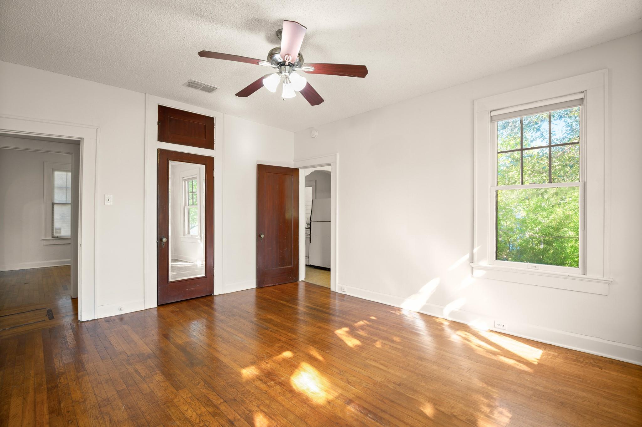 1006 Milam Pl Property Photo 11