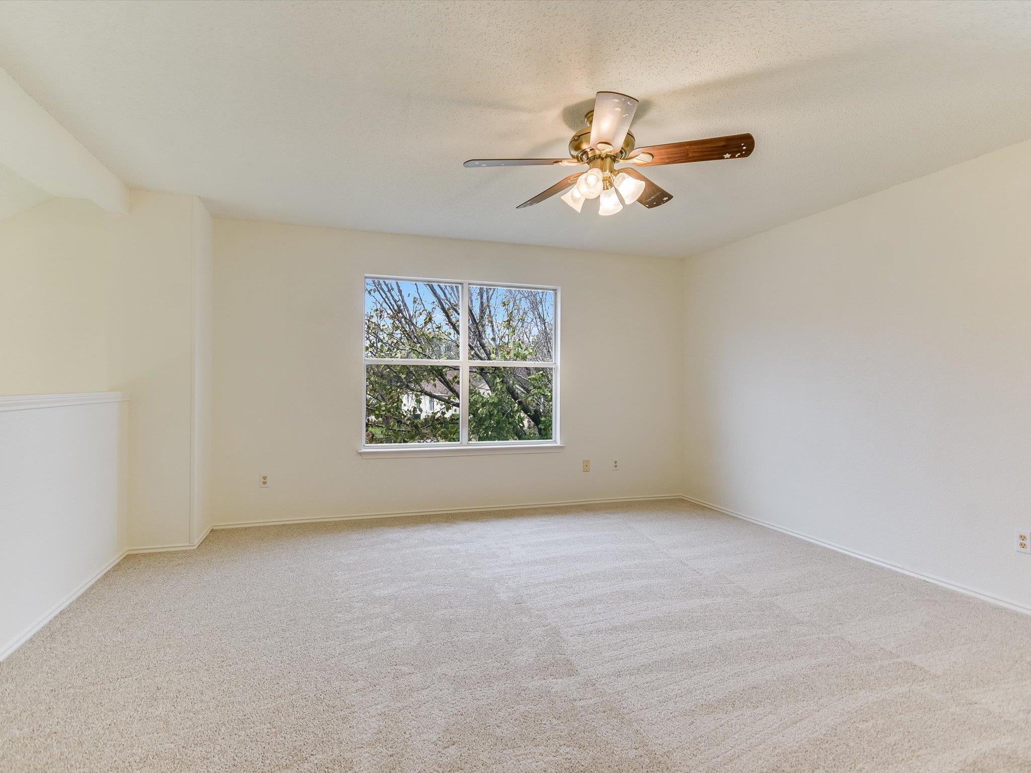 1201 Marigold Way Property Photo 12