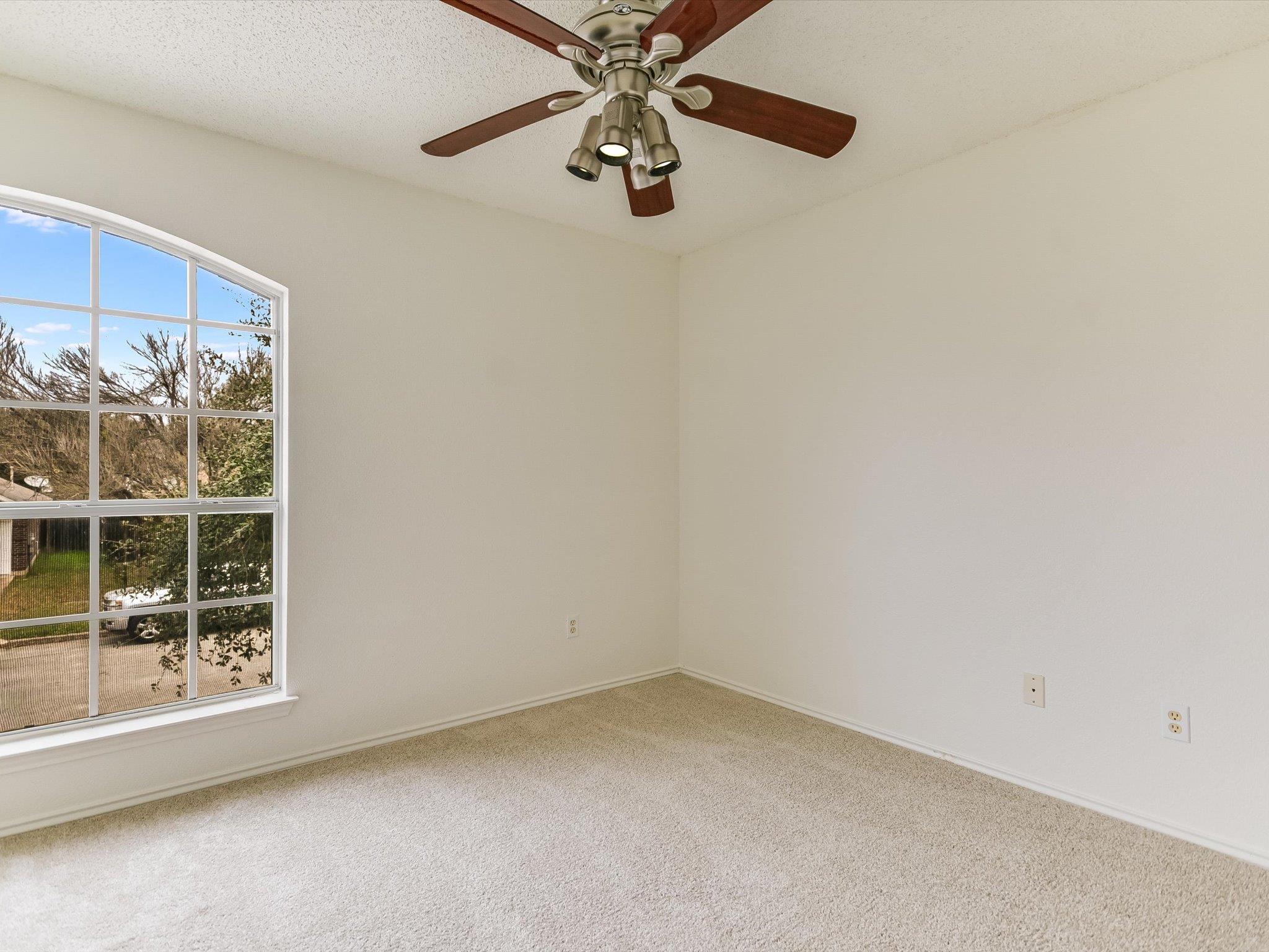 1201 Marigold Way Property Photo 15