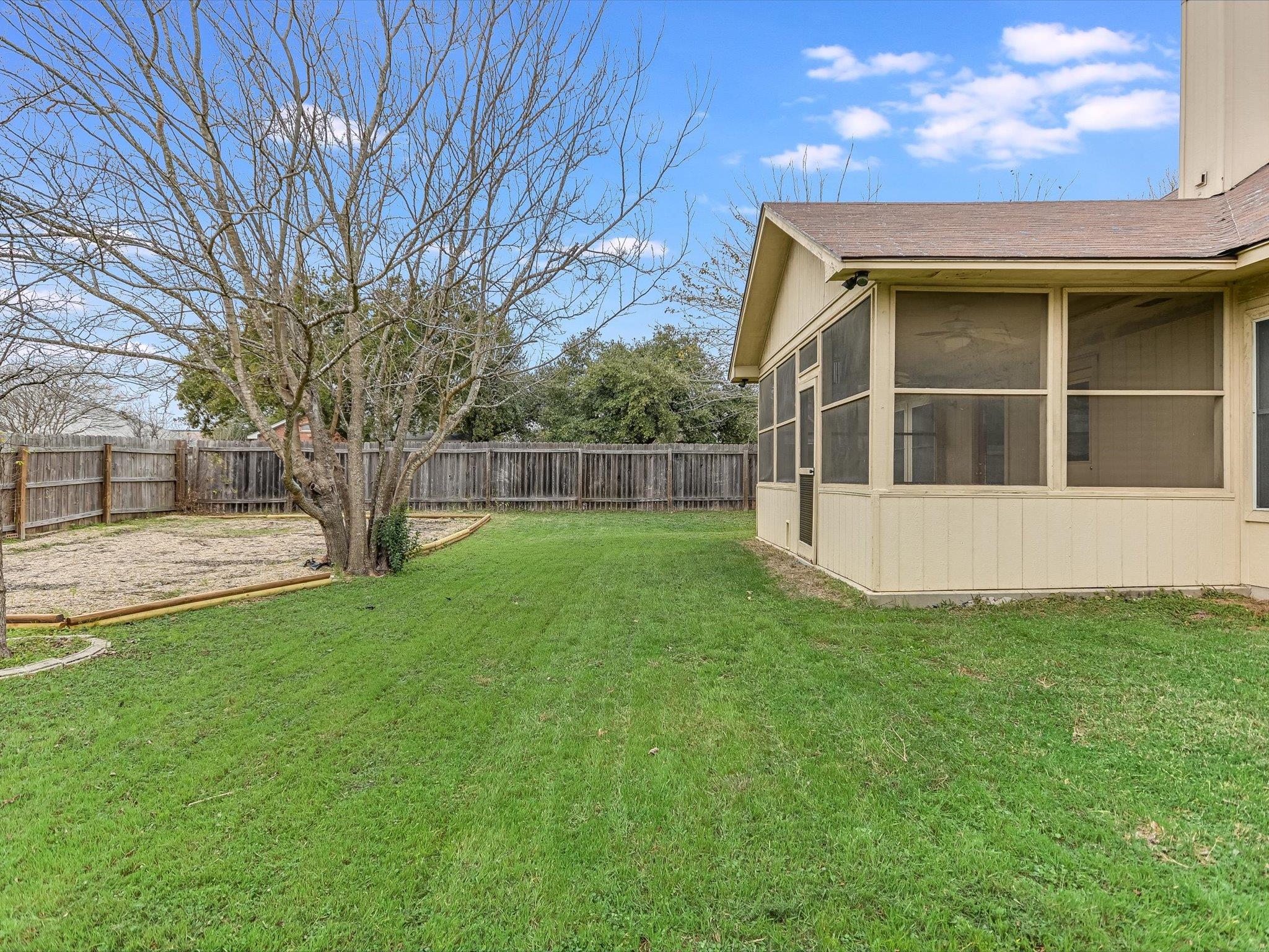 1201 Marigold Way Property Photo 18