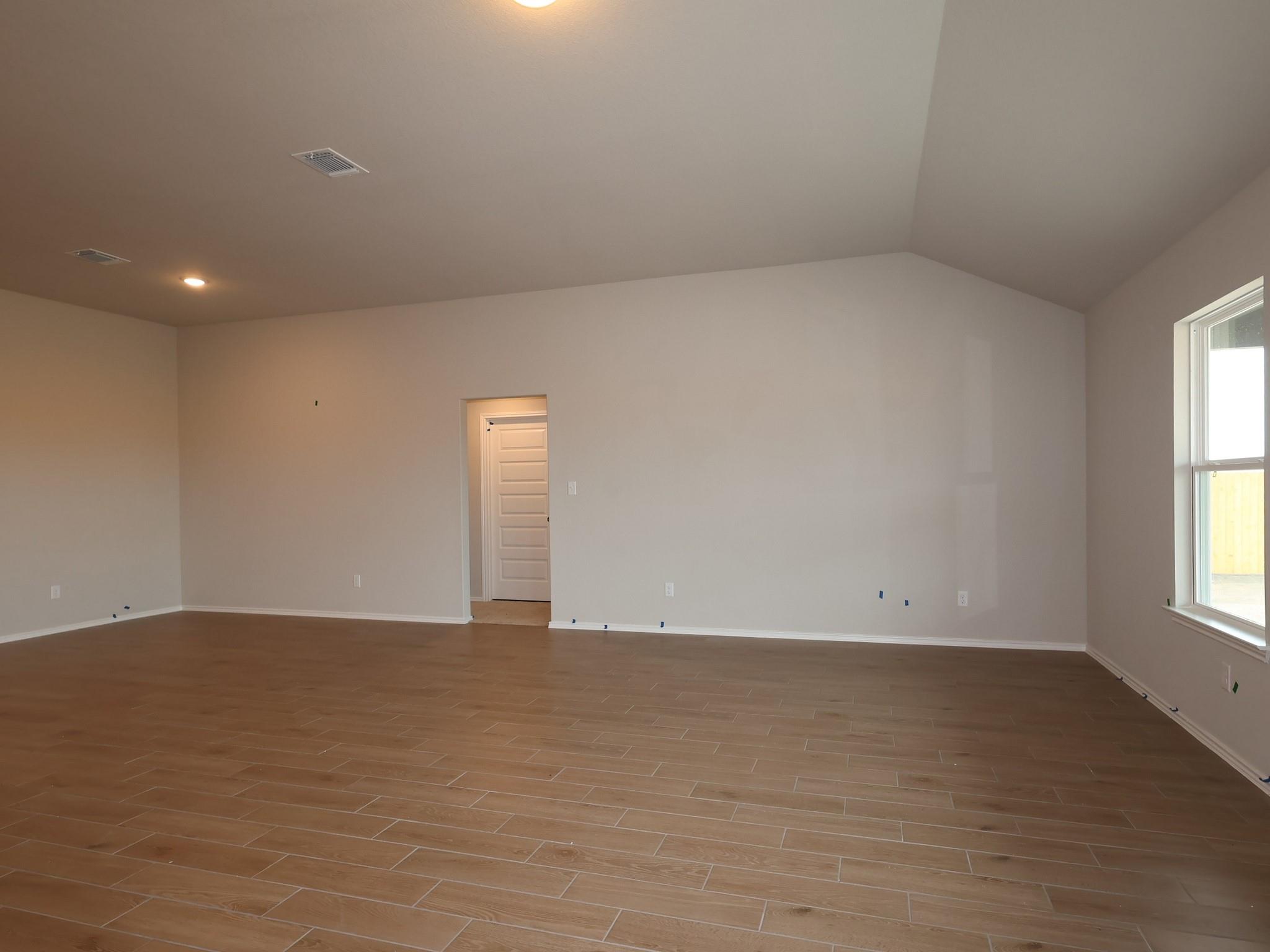 20009 Cornyn Ln Property Photo 7
